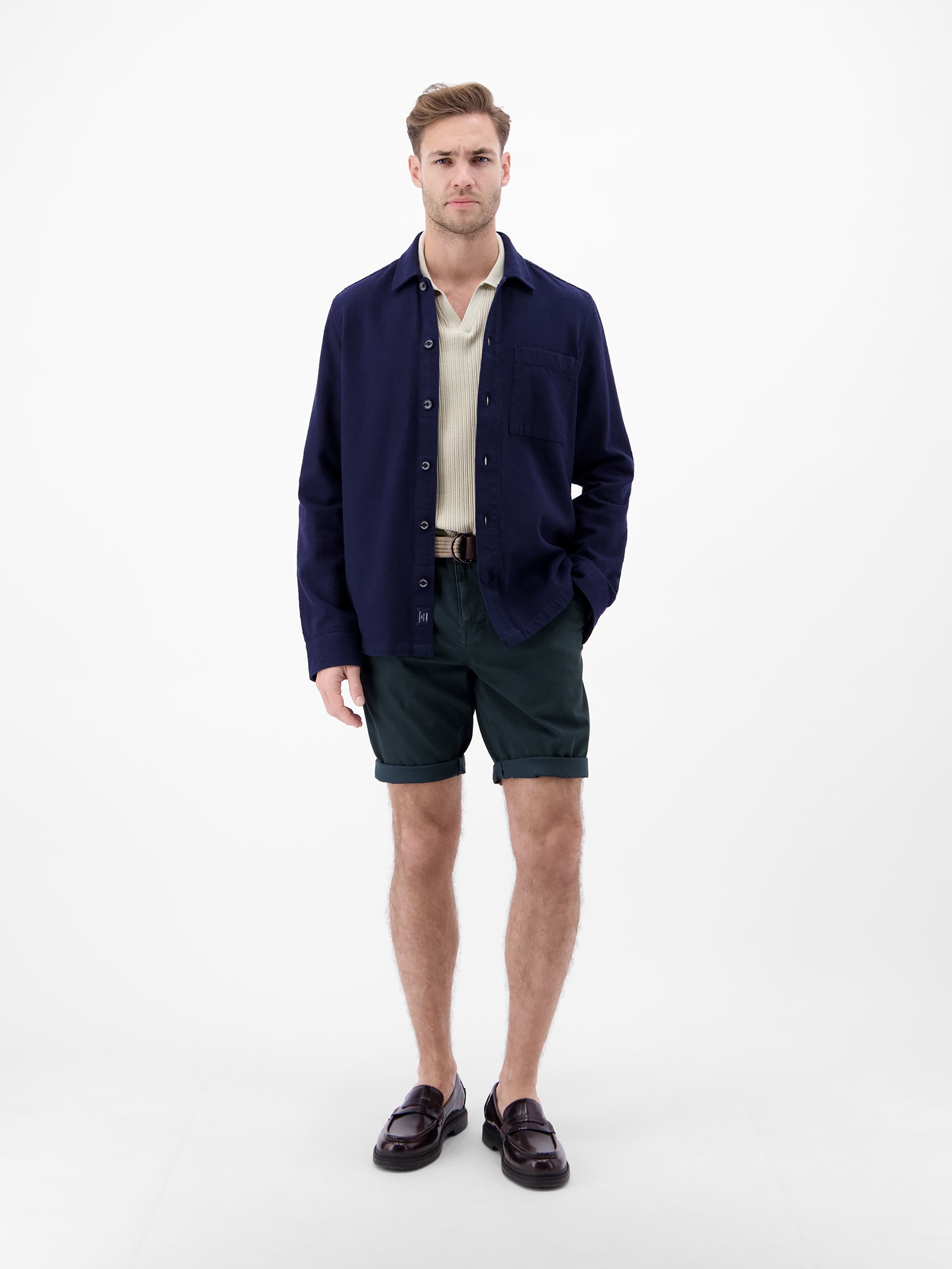 LERROS Chinoshorts »Bequeme Chino-Bermuda mit Gürtel und Minimalprint«  Leichte Sommershorts aus 98% Baumwolle und 2% Elasthan, mit 4 Taschen