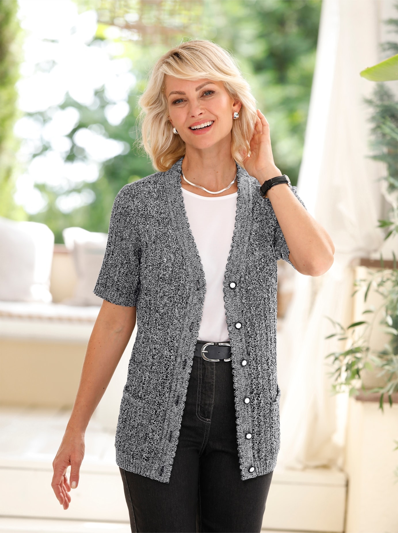 Classic Basics Ajourstrickjacke