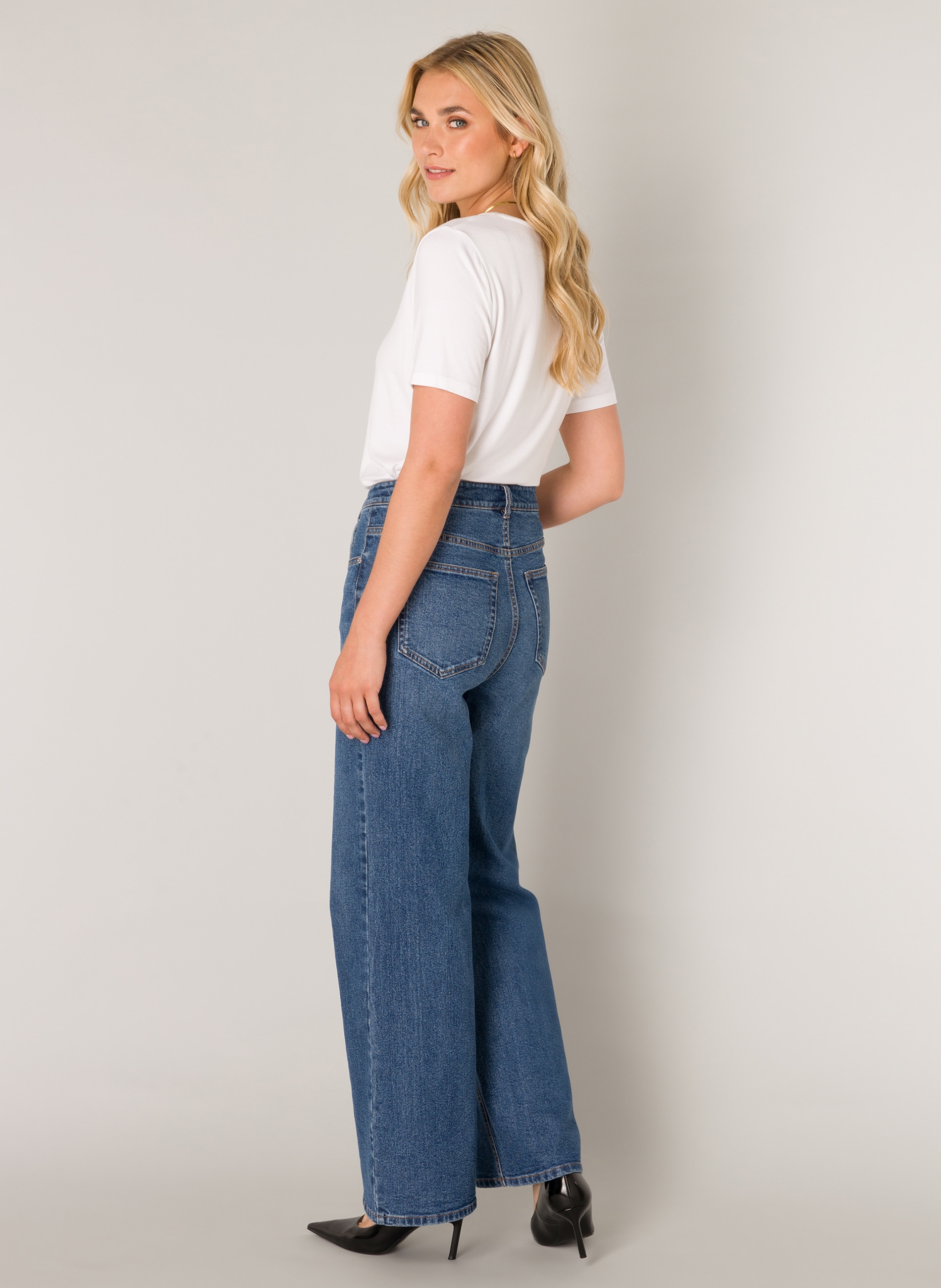 Base Level Weite Jeans »Amy«, mit Waschung