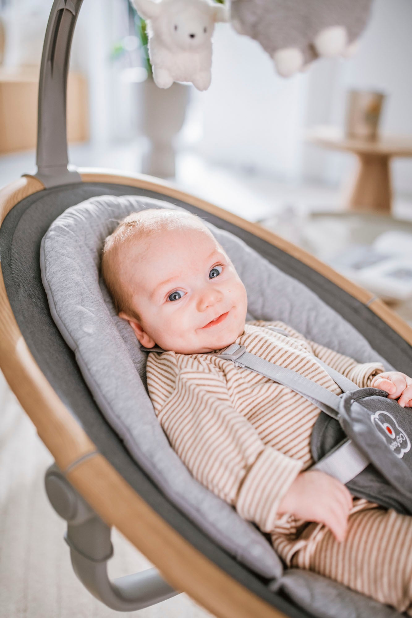 BabyGo Babywippe »Homey, wood optic«, bis 9 kg, mit Schaukelbewegungen und Sound