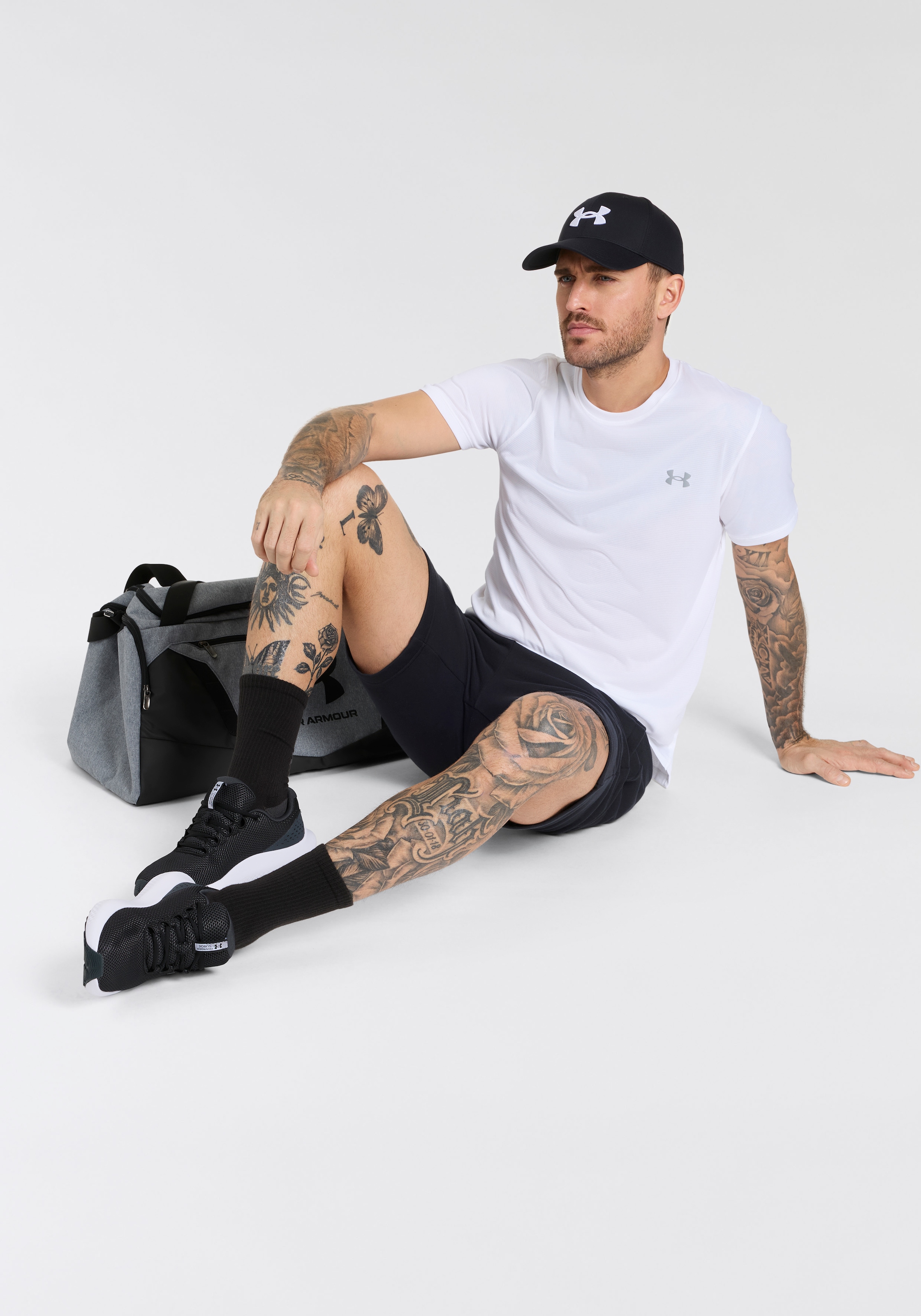 Under Armour® T-Shirt »UA LAUNCH SHORTSLEEVE«, (1 tlg.)