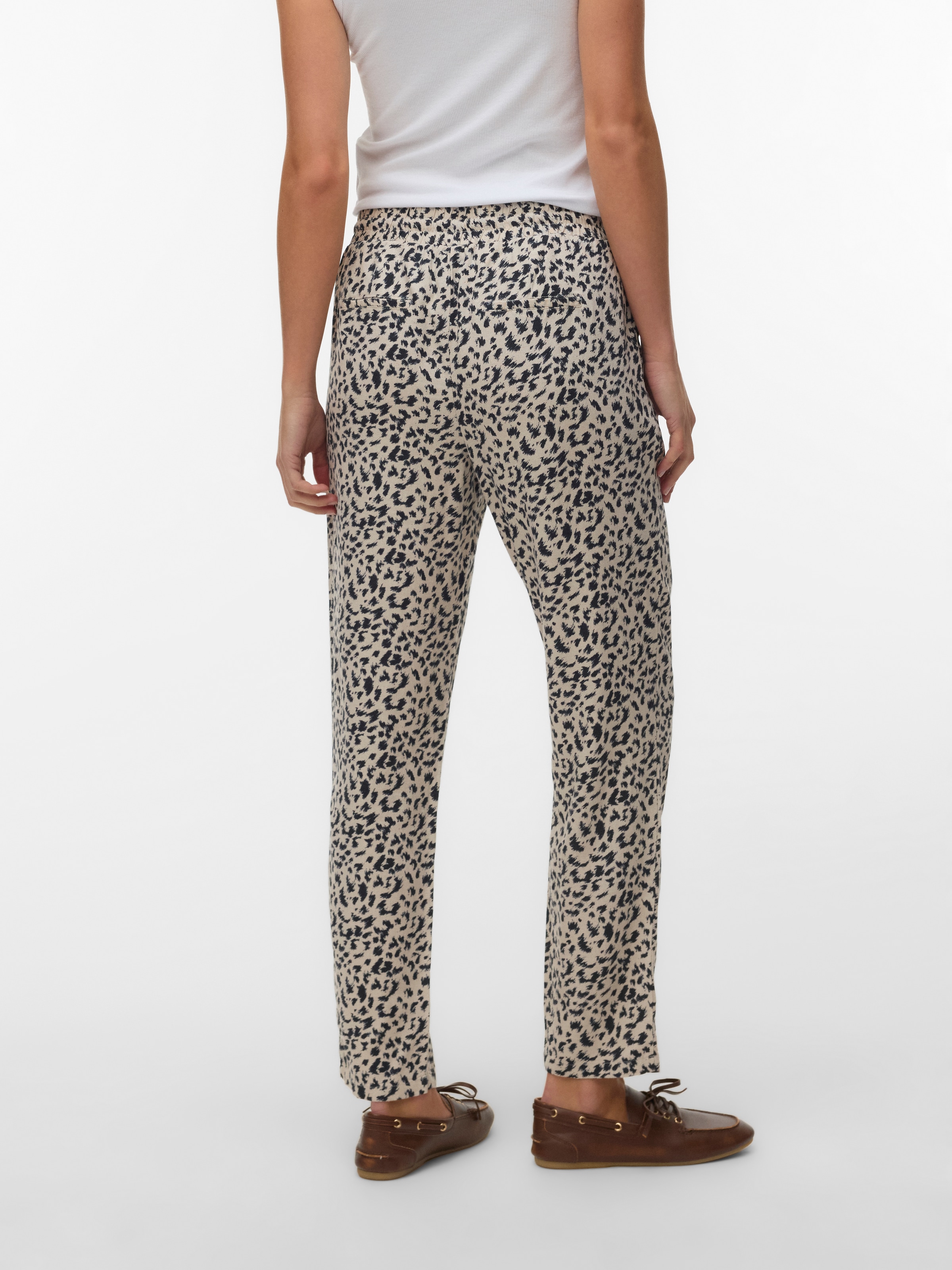 Vero Moda Schlupfhose »VMJESMILO MW ANKLE PANTS WVN NOOS«  mit Leinen, elastisches Bündchen und Kordelzug