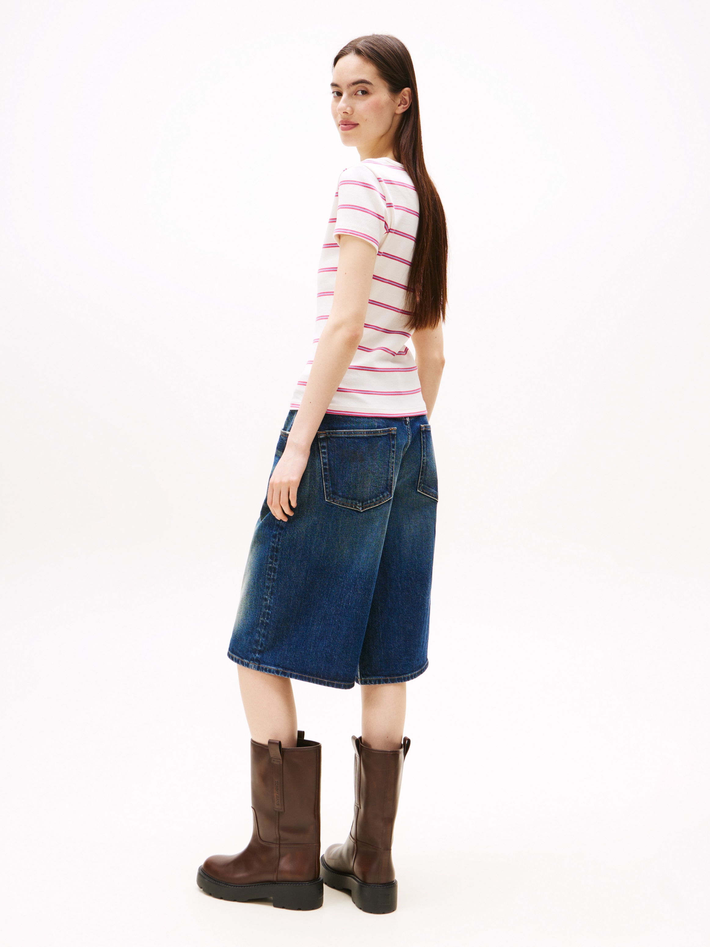 Tommy Jeans Kurzarmshirt »TJW SLIM ESSENTIAL RIB V SS«, in gerippter Struktur