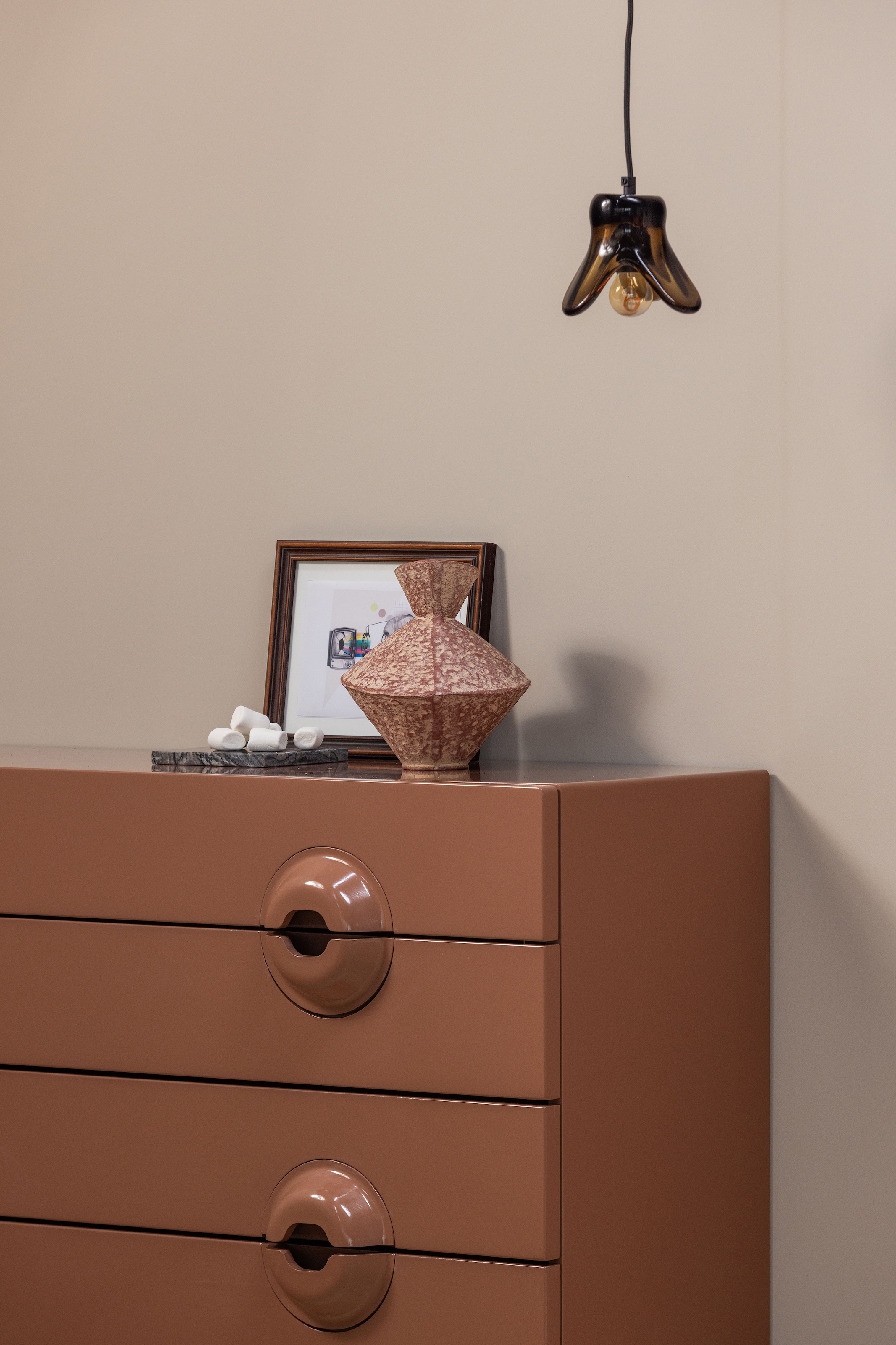 WOOOD Sideboard »Merge mit Eukalyptusholz und Dämpfung Funktion B 110 x T 44 x H 89 cm« Tragkraft 150 kg, vollständig montiert geliefert, sichtbare Maserung