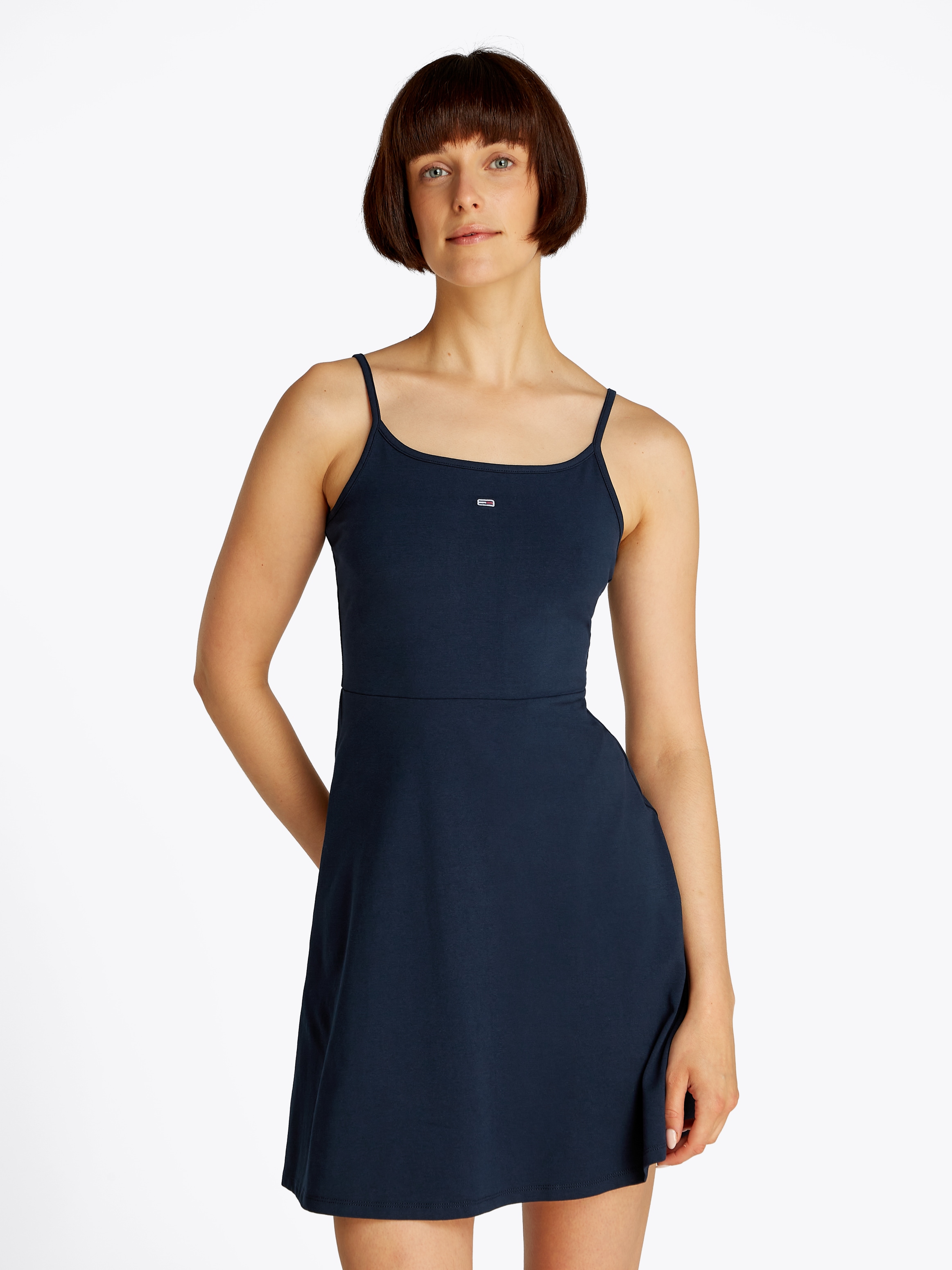 TOMMY JEANS Skaterkleid »TJW ESSENTIAL STRAP FLARE DRESS«, mit Logostickerei