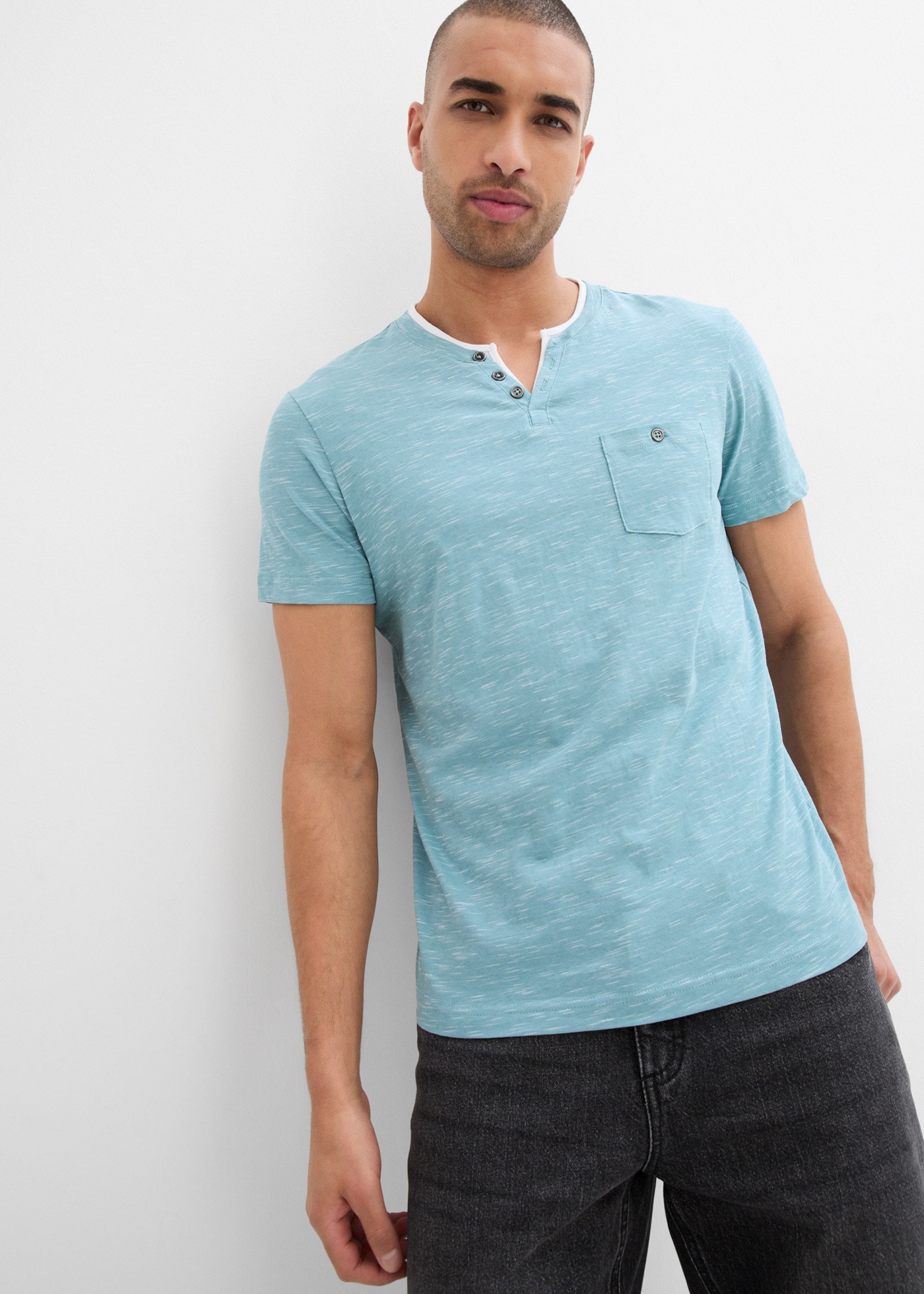 bonprix 2-in-1-Shirt »2 in 1 Shirt, Kurzarm« Regular Fit, mit Brusttasche, Henley-Stil, Lagen-Look