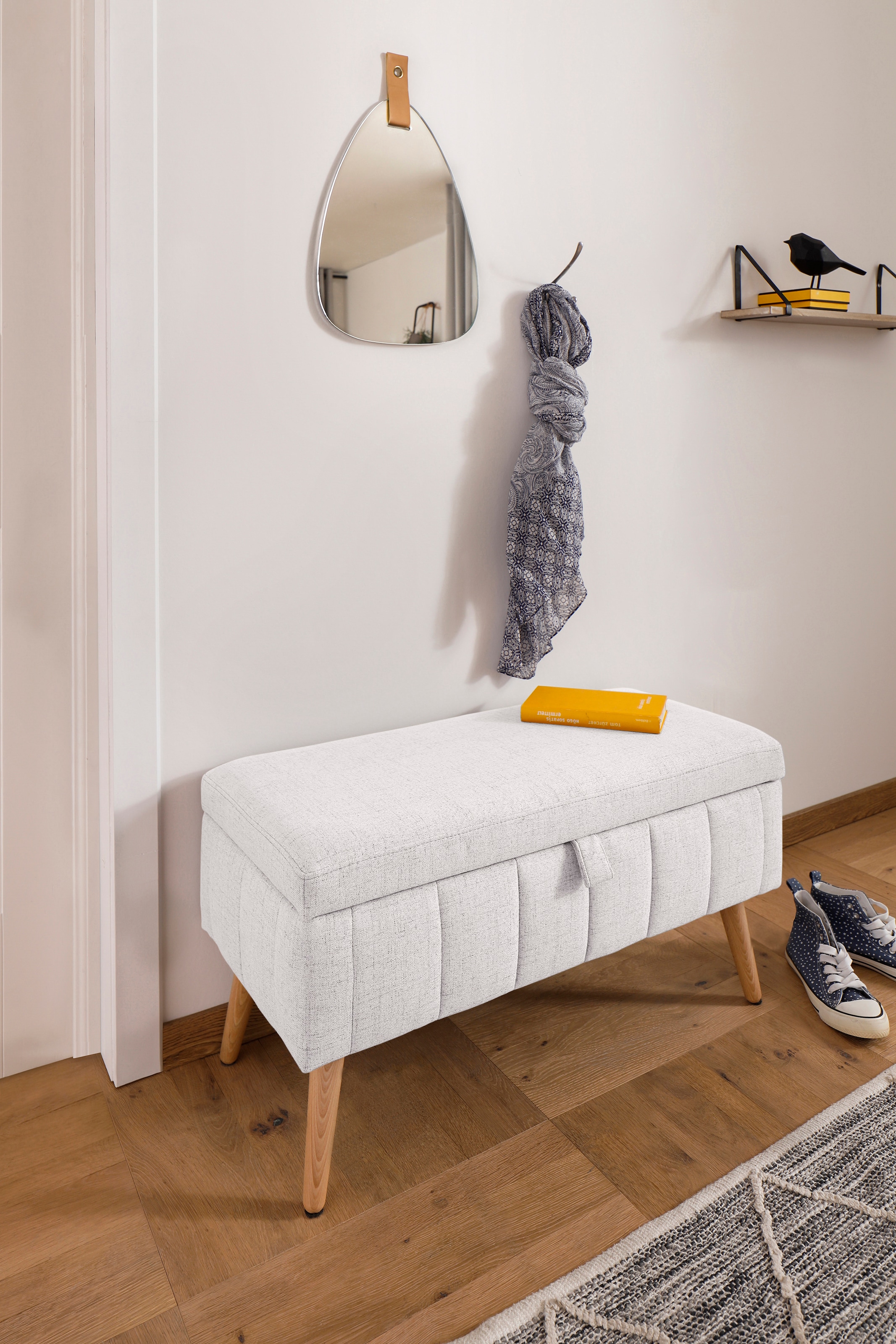 OTTO home Truhenbank »AMIRA Sitzbank mit Stauraum, Maße B/T/H: 81/36/43 cm« mit Staufach, in 3 Bezugsqualitäten mit feiner Steppung