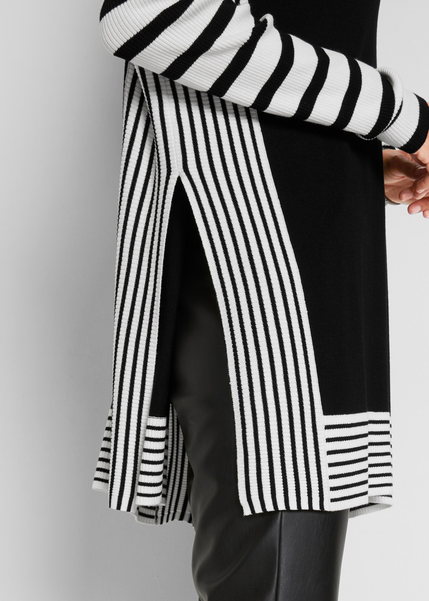 bonprix Longpullover aus Viskose und Polyamid, mit Stehkragen, für vielseitige Anlässe