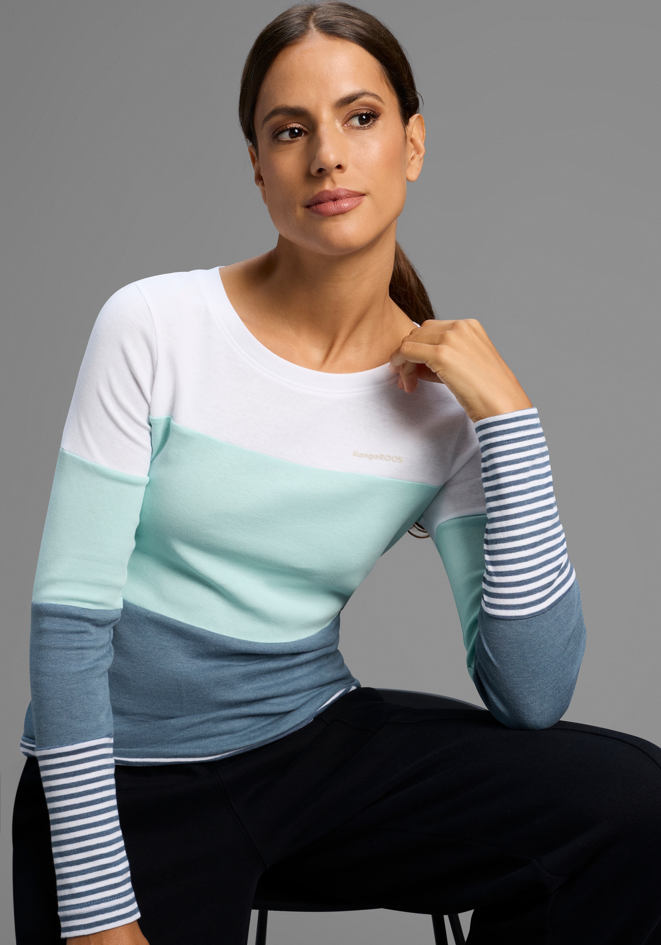 KangaROOS Longsleeve, mit Langarm, figurbetonte Passform, Colourblocking-Optik