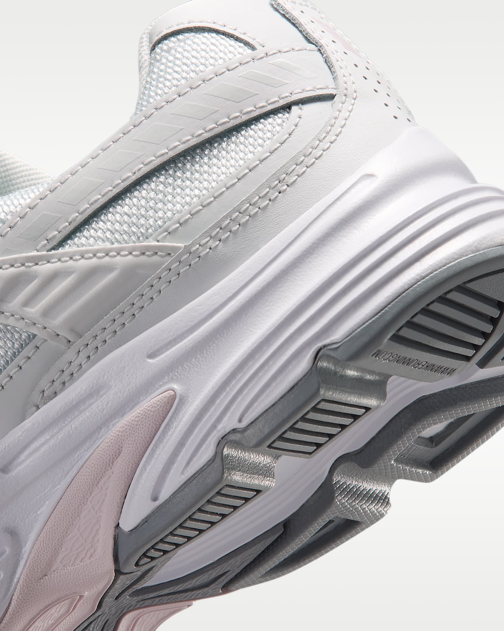 Nike Sportswear Sneaker »Initiator«  inspiriert vom Design des Nike P-6000