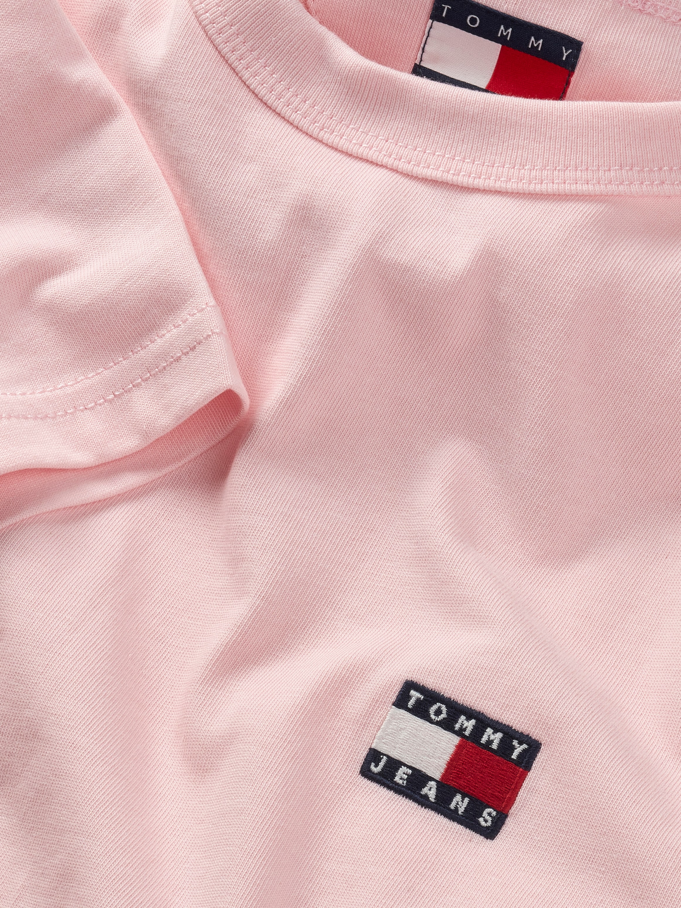 Tommy Jeans T-Shirt »TJM REG BADGE TEE EXT«, mit Logostickerei