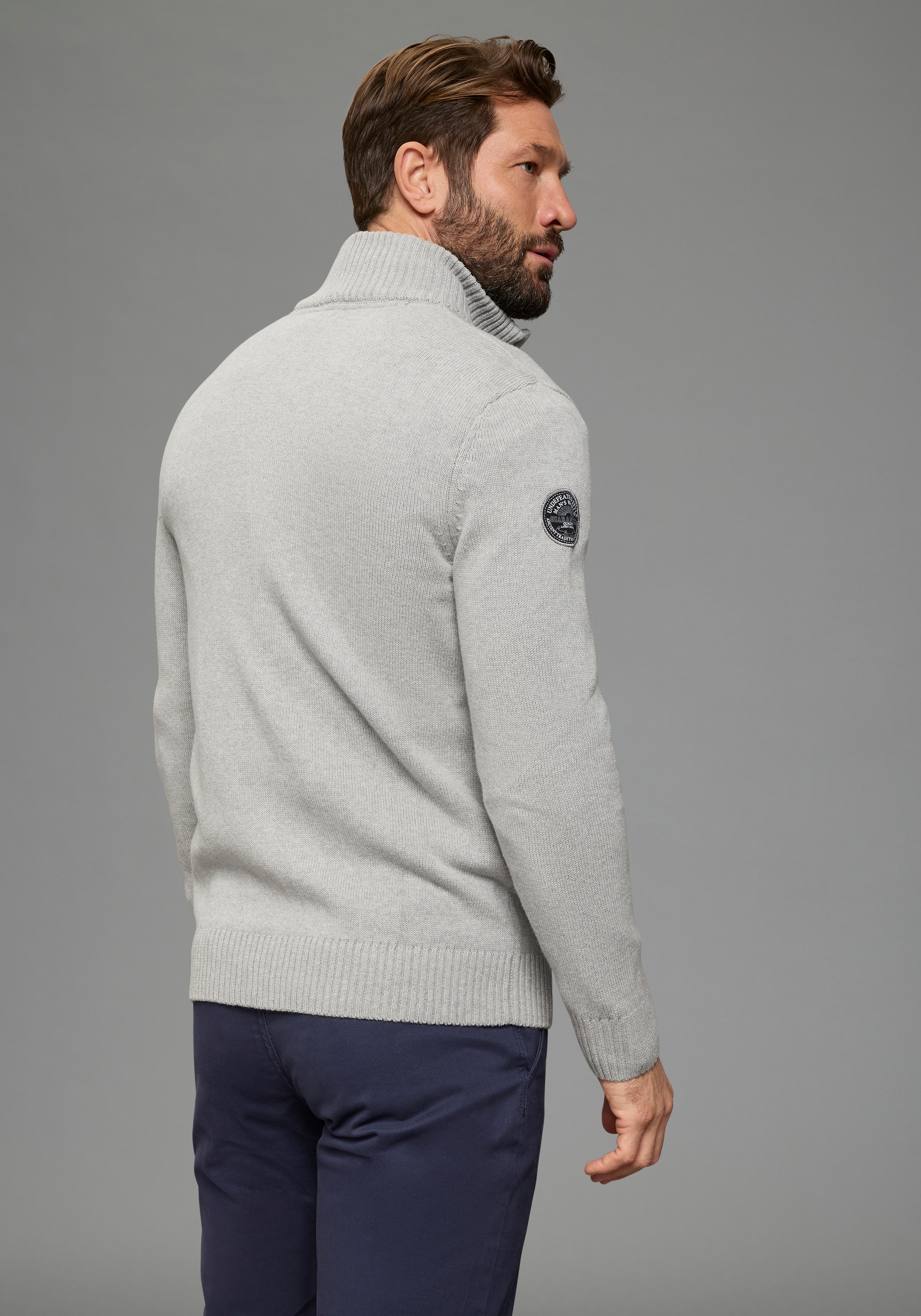 Man's World Strickjacke »Neue Kollektion! Highlight mit Tasche und Badge« casual Stil, mit Reißverschluss, Langarm, melierte Optik