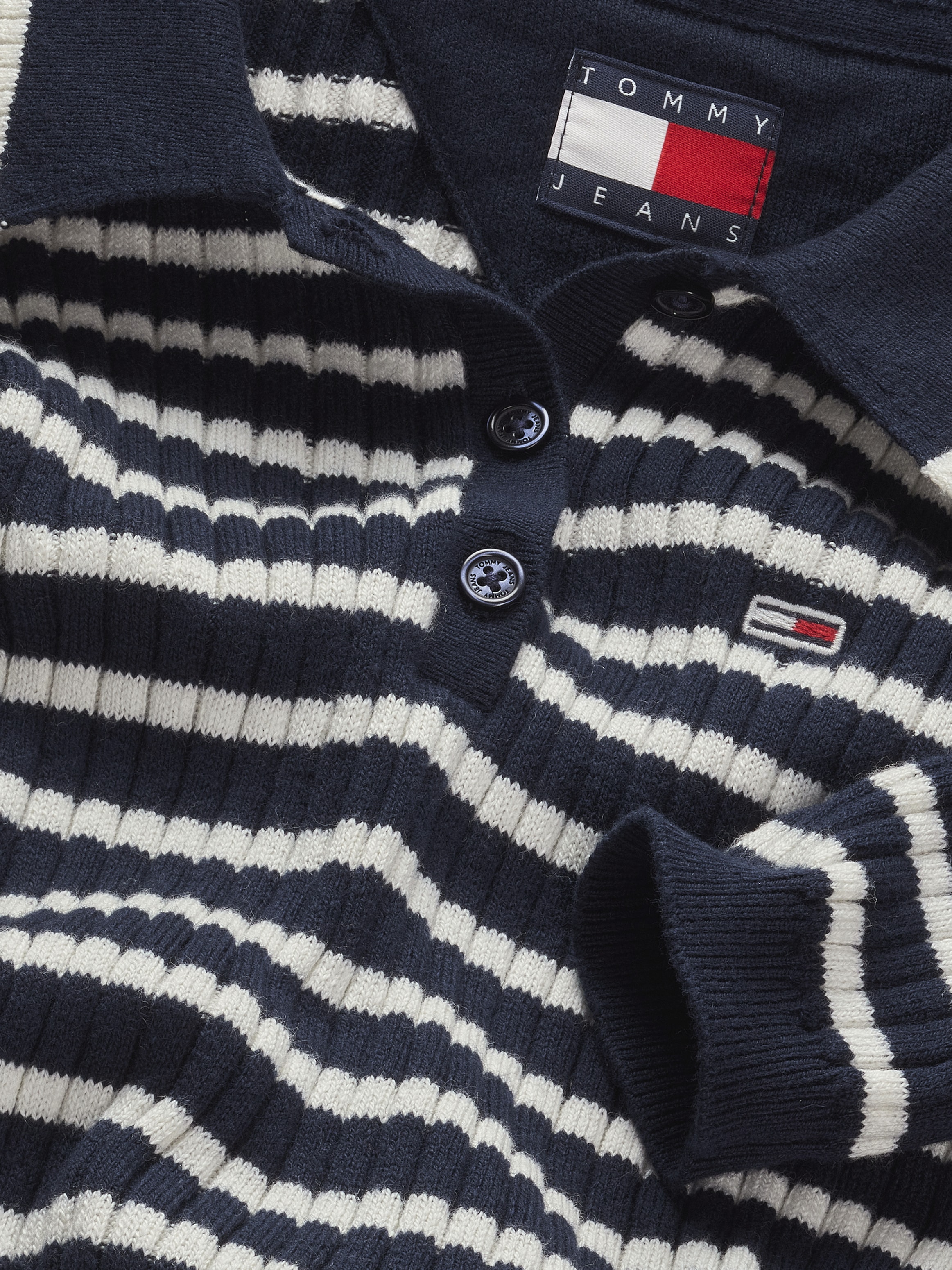 Tommy Jeans Polokragenpullover »TJW ESSENTIAL LS POLO SWEATER«, mit Logostickerei