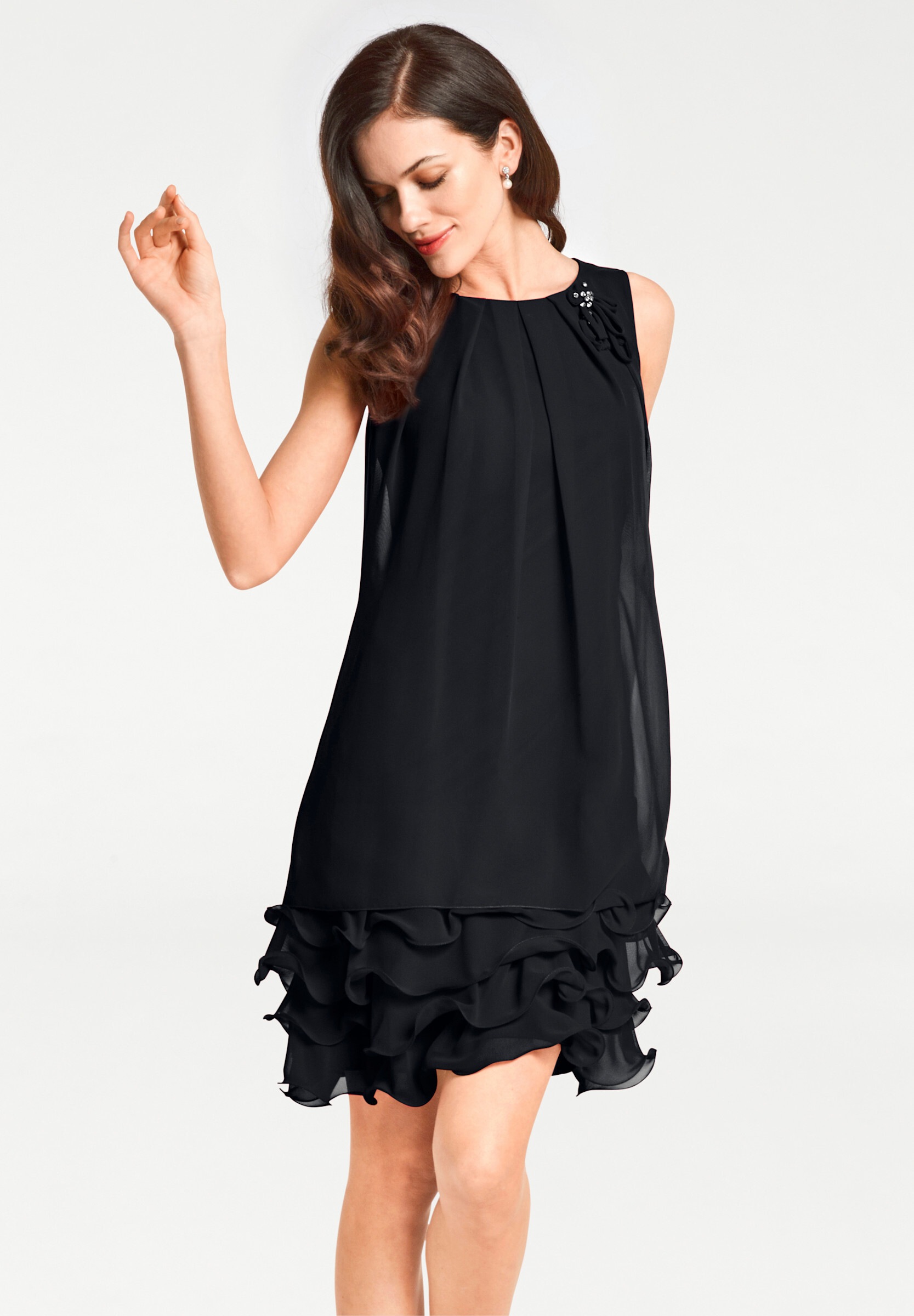 heine Latzkleid »Cocktailkleid Cocktailkleid mit Rüschen am Saum« Ohne Taschen
