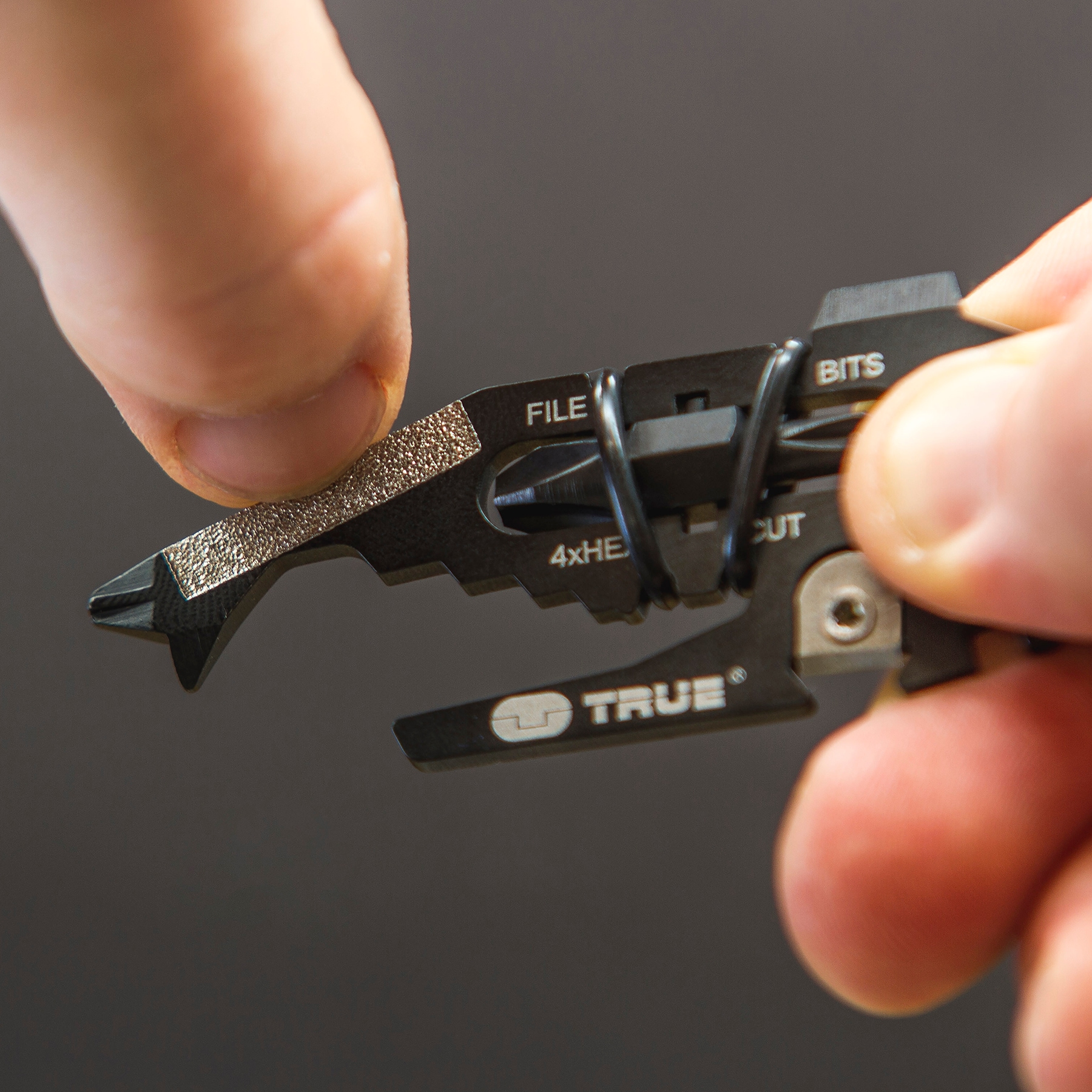 TRUE Multitool »FISHFACE«, (6 St.), 18 Funktionen, Bit-Aufnahme