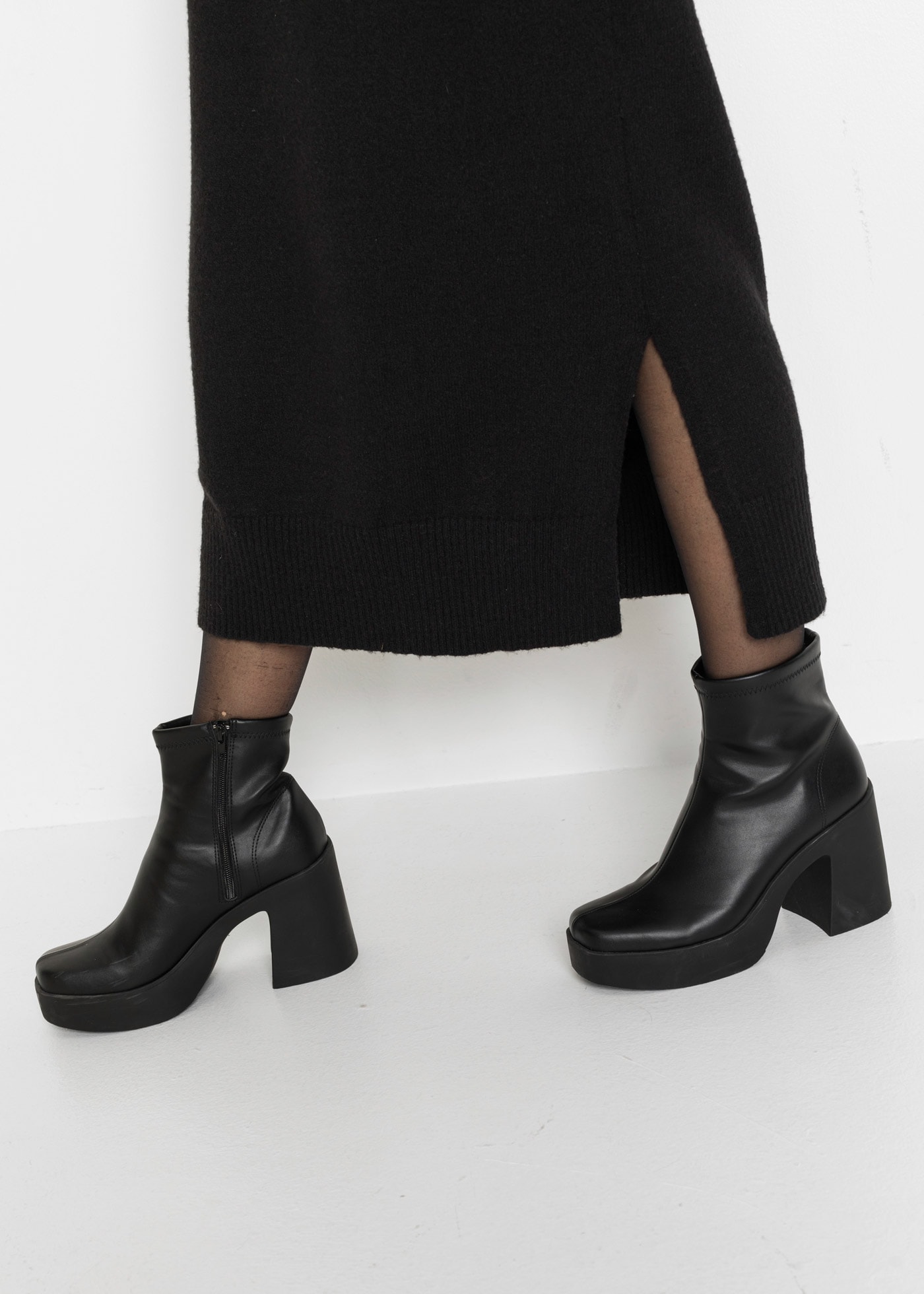 bonprix Strickkleid »Oversized Strickkleid in Midilänge« Oversized Strickkleid in Midilänge