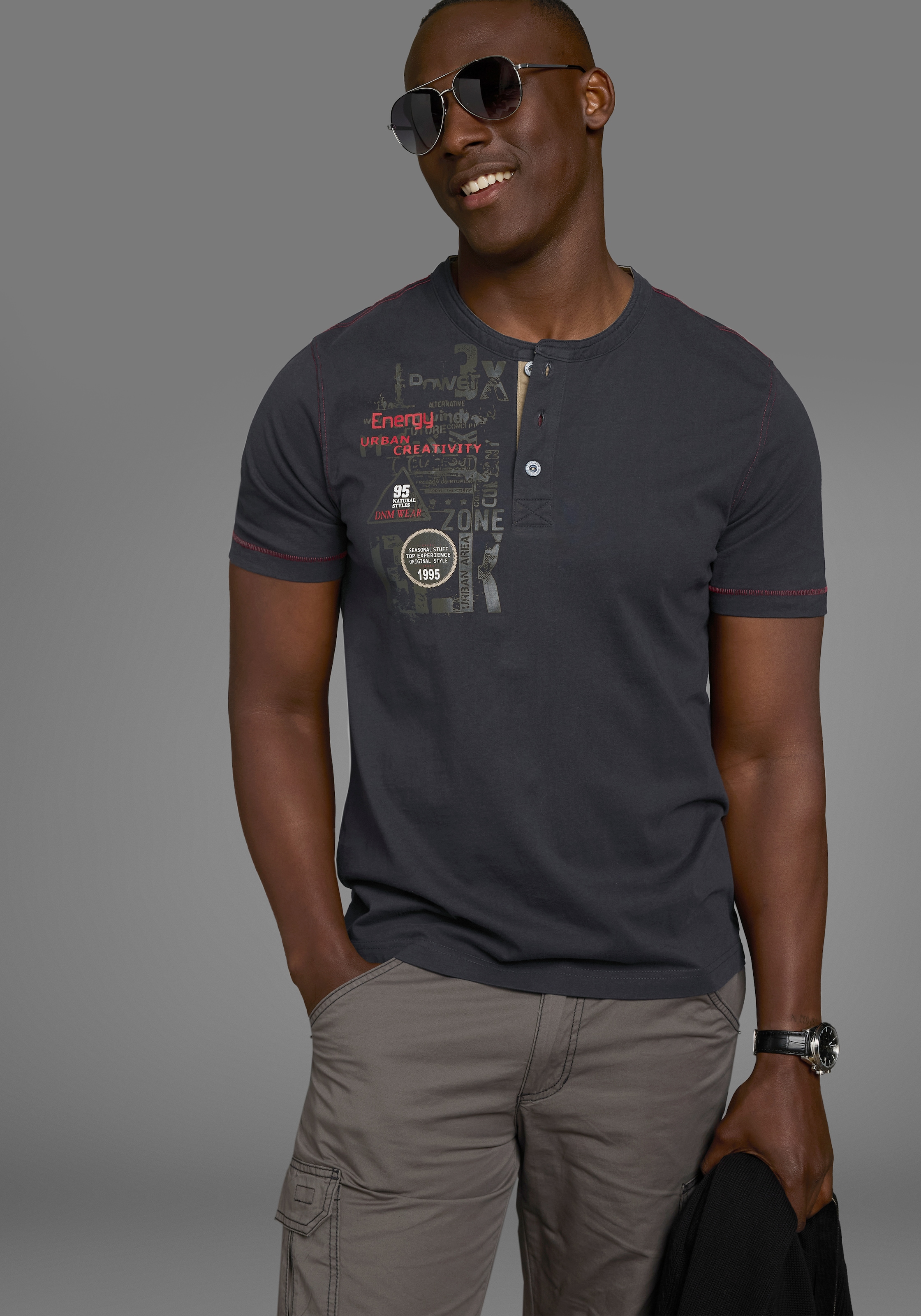 Man's World Henleyshirt Kurzarm,  lässige Passform,  bedruckt,  Rundhals,  casual