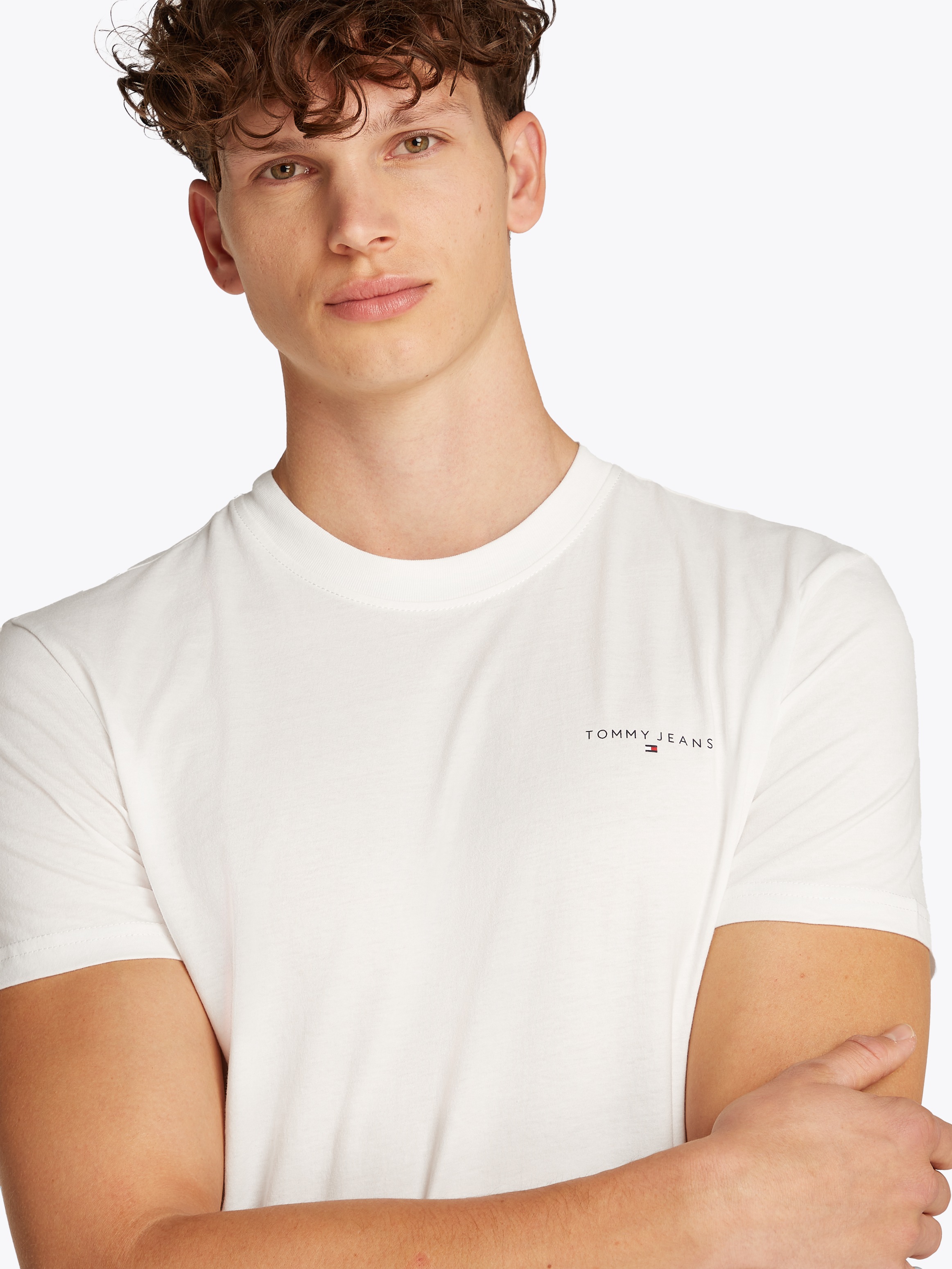 Tommy Jeans Plus Rundhalsshirt »TJM SLIM LINEAR CHEST SS TEE EXT«, in Großen Größen, Logodruck