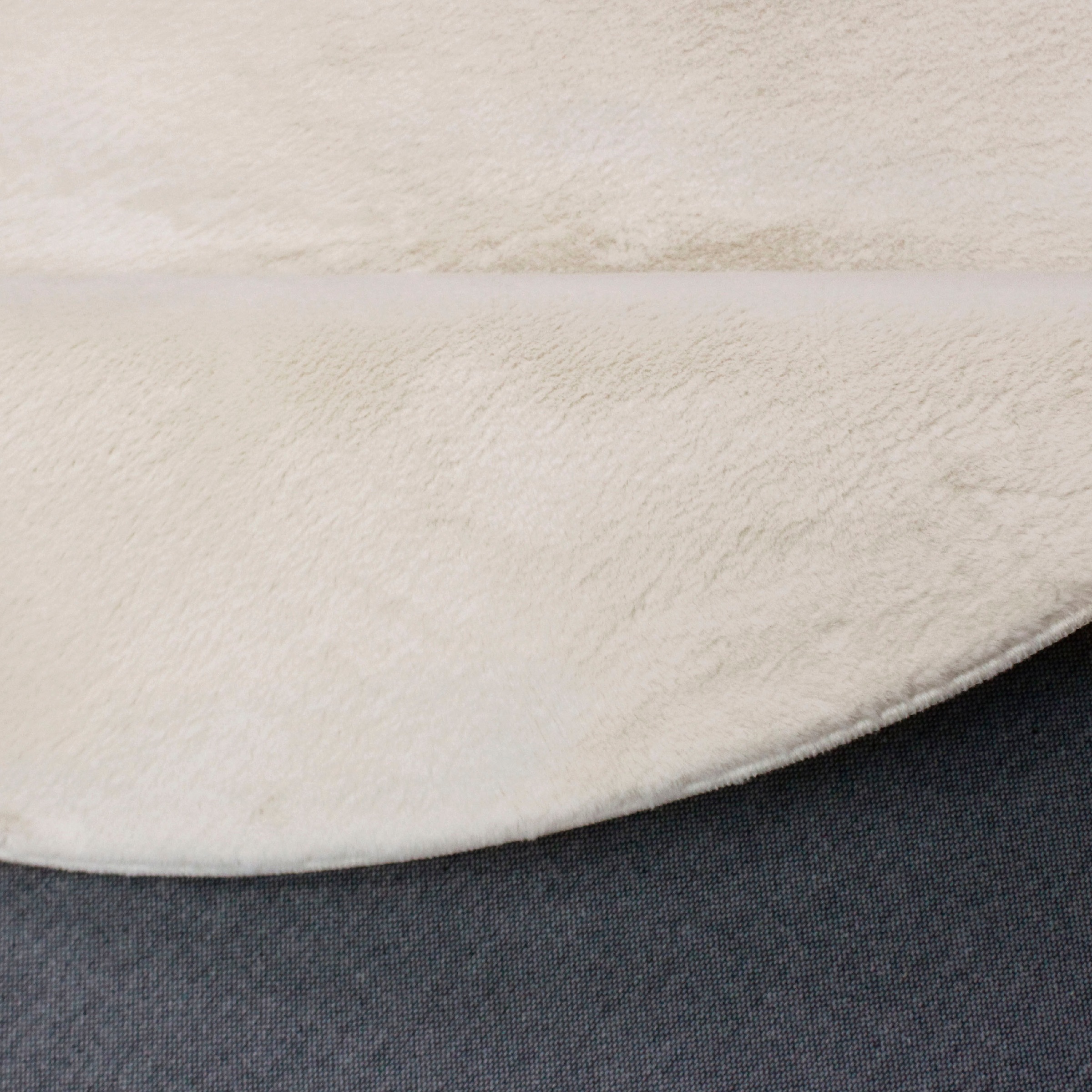 Leonique Fellteppich »Balu«, rund, 20 mm Höhe, Kunstfell in Kaninchenfell Haptik, fußbodenheizungsgeeignet, pflegeleicht, ideale Teppiche für Wohnzimmer, Schlafzimmer, Esszimmer, Arbeitszimmer