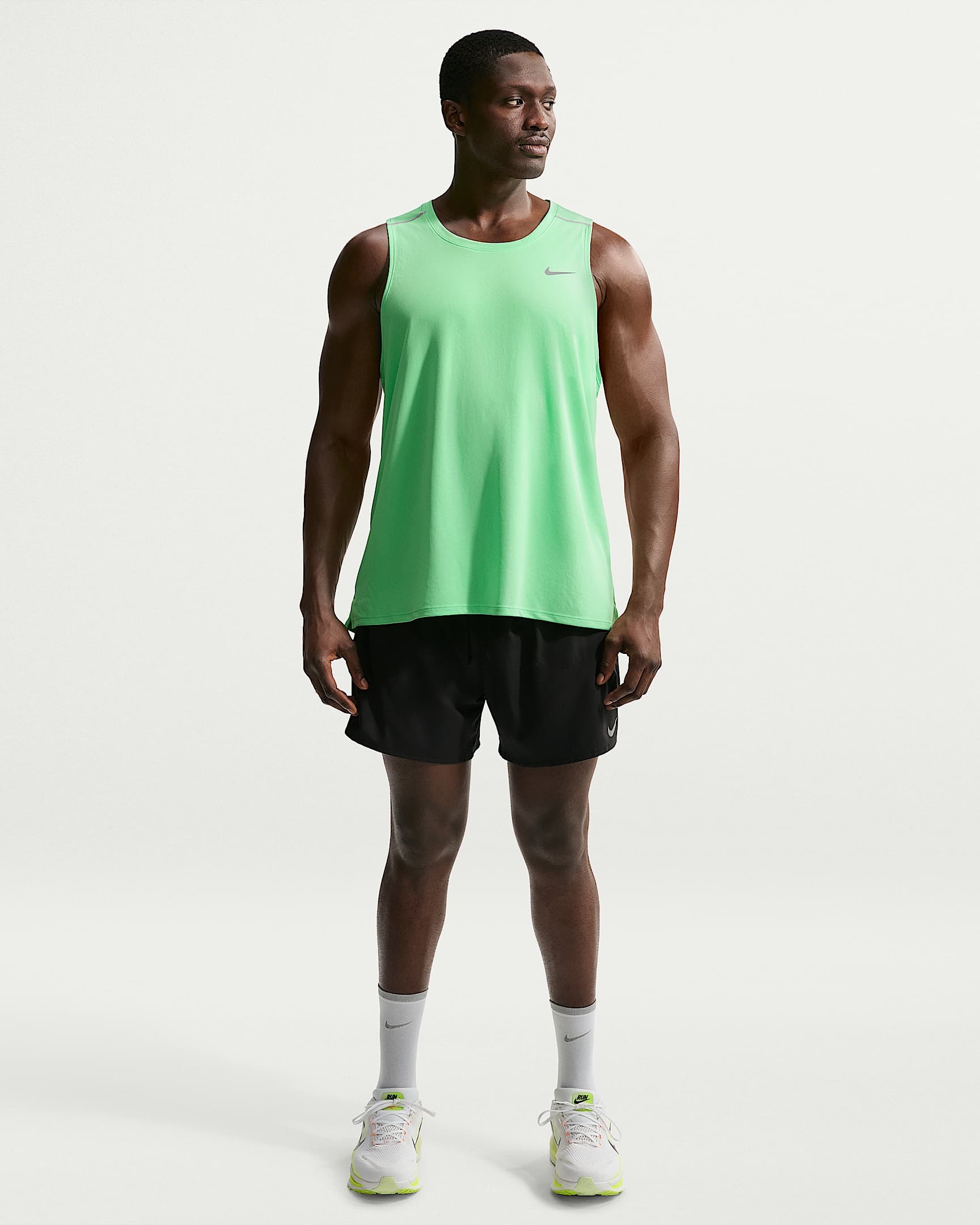 Nike Tanktop »M NK DF MILER TANK TOP« mit reflektierenden Details, atmungsaktives Material