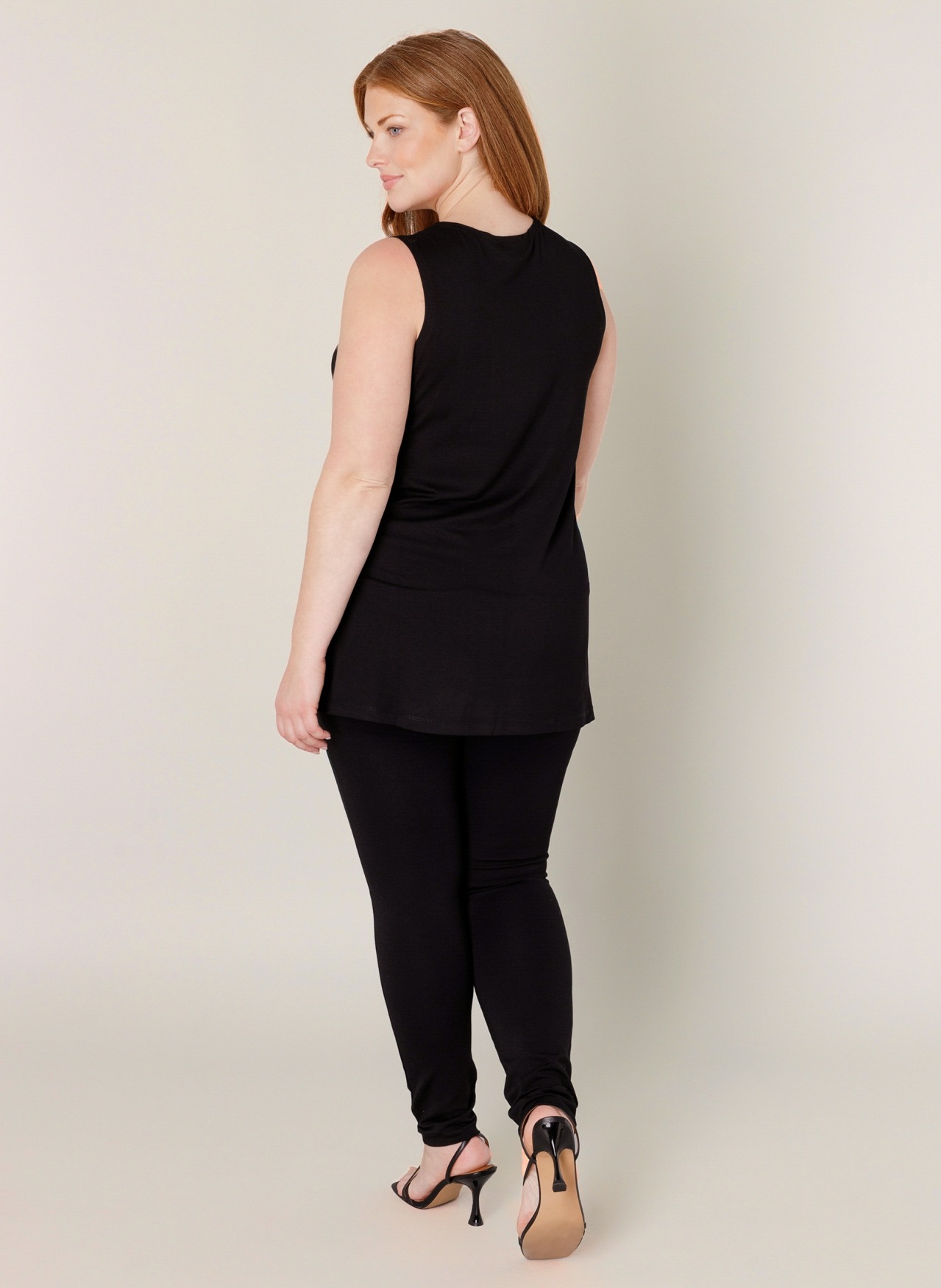 Base Level Curvy Trägertop Hüftbedeckender Schnitt mit Schlitzen am Saum