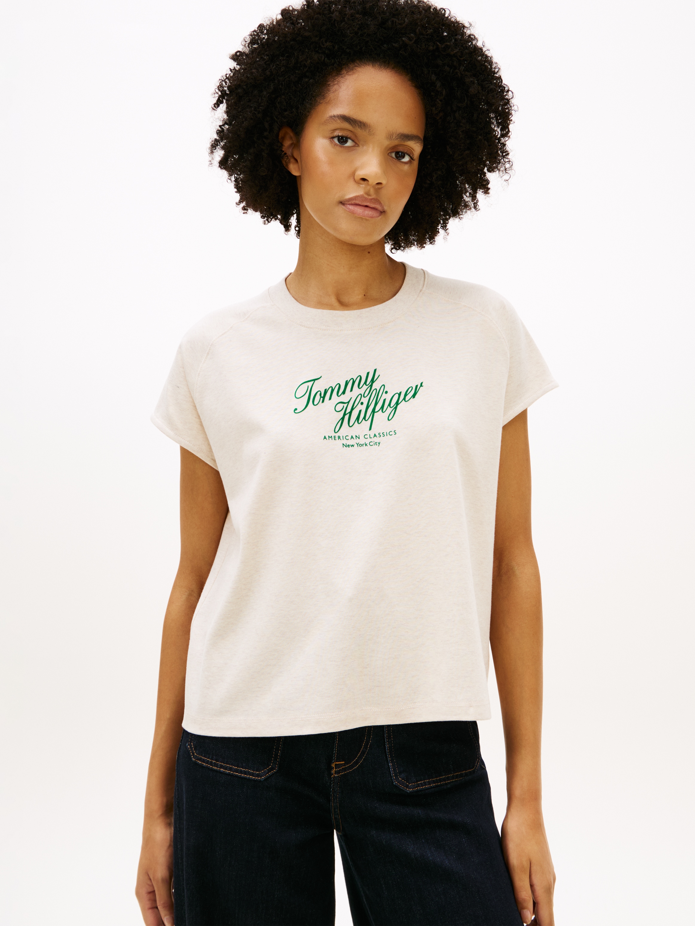 Tommy Hilfiger Kurzarmshirt »SEASONAL SCRIPT CAP SLV TEE« mit Raglanärmeln, Relaxed Fit