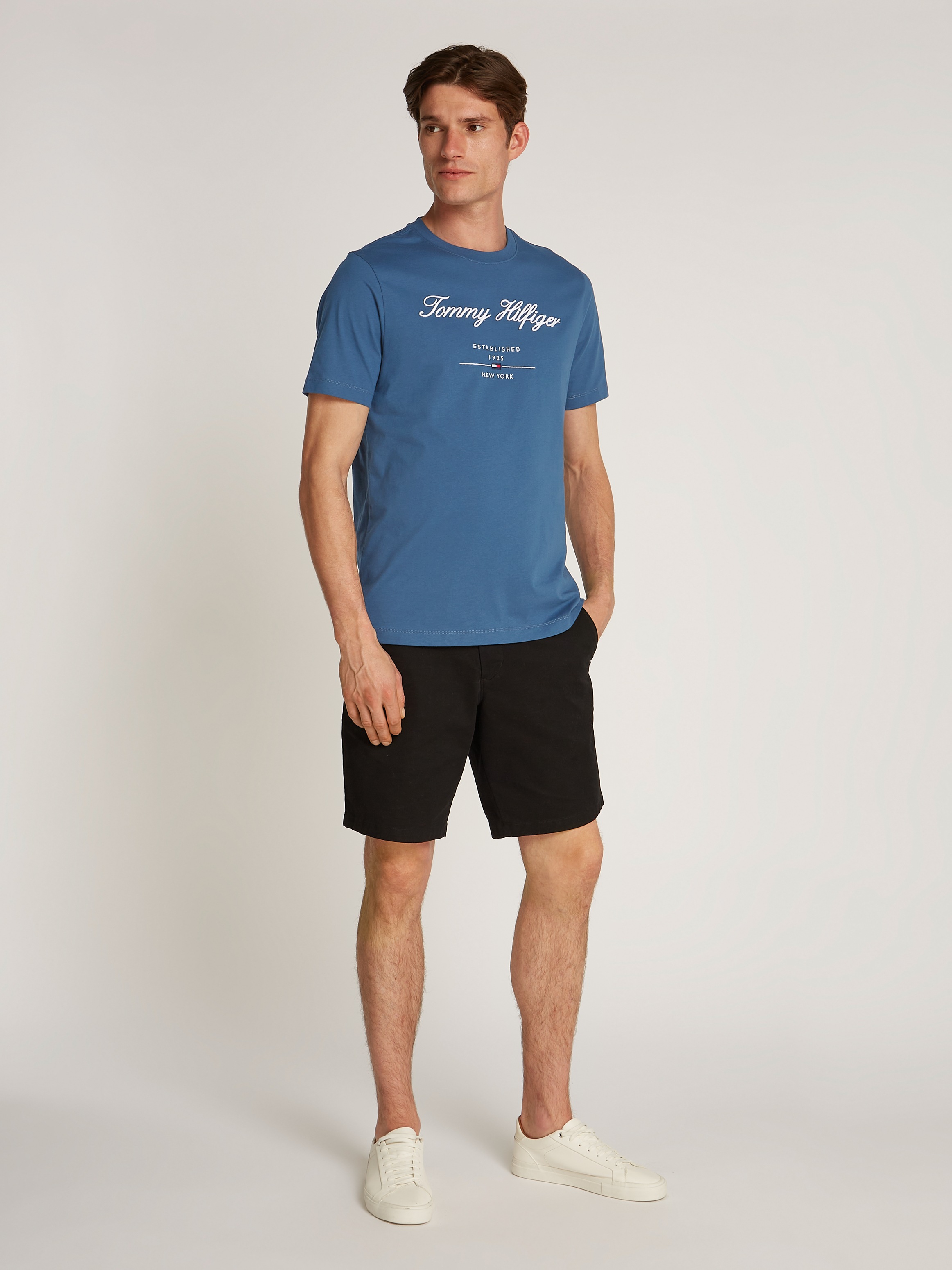 Tommy Hilfiger T-Shirt »SCRIPT LOGO TEE«, mit aufgesticktem Logo