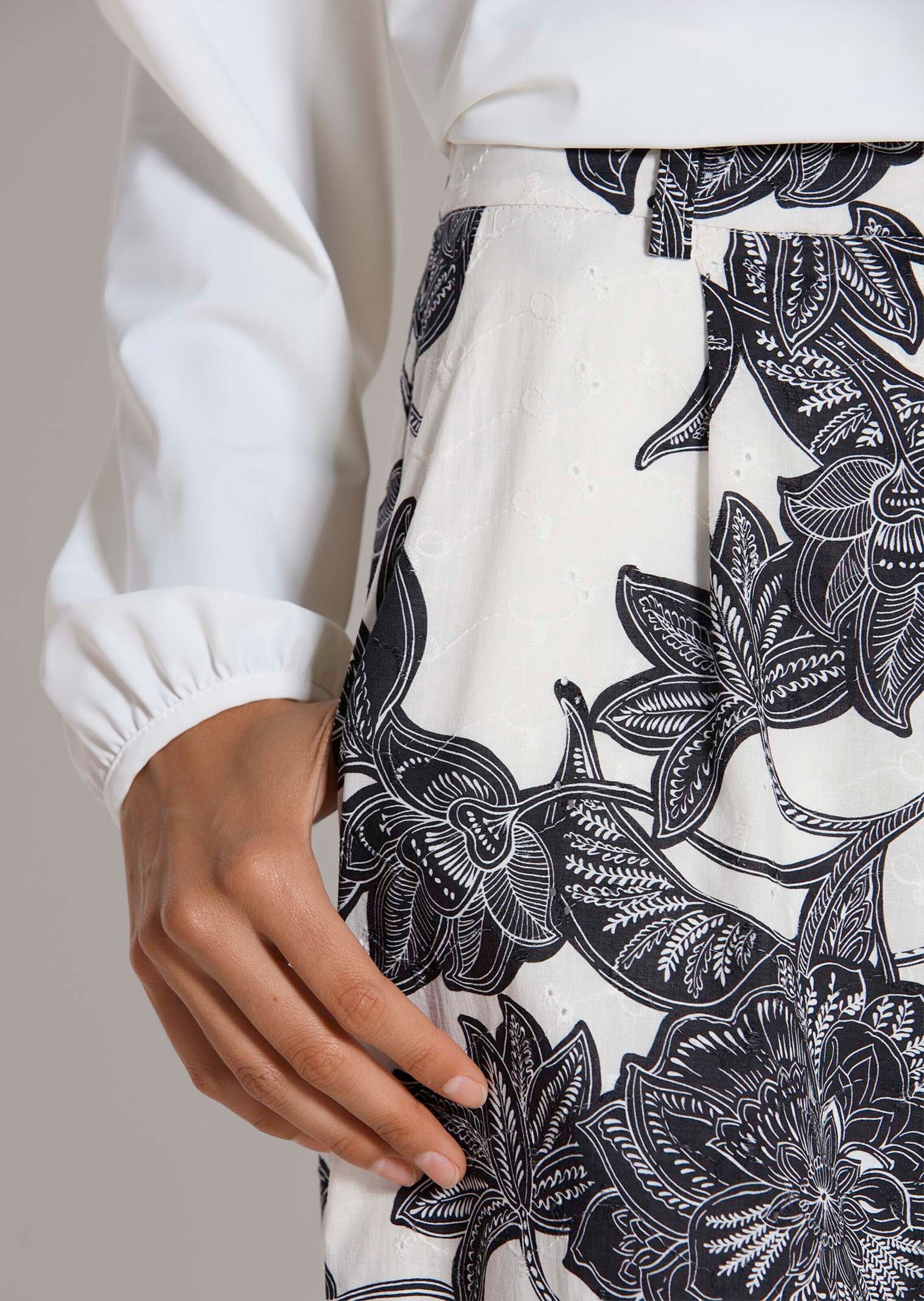 MADELEINE Chinos »Druckhose Baumwollhose mit floralem Print«