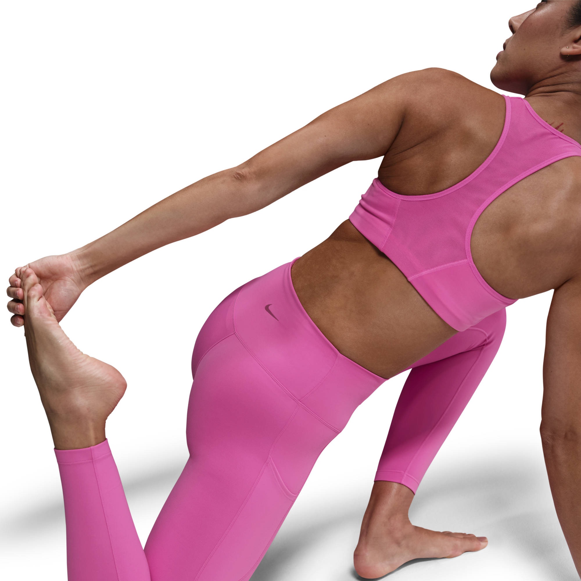 Nike Trainingstights »W NK DF ONE HR 7/8 PKT TGHT«  schnell trocknendes Material, atmungsaktiv, sportlicher Stil