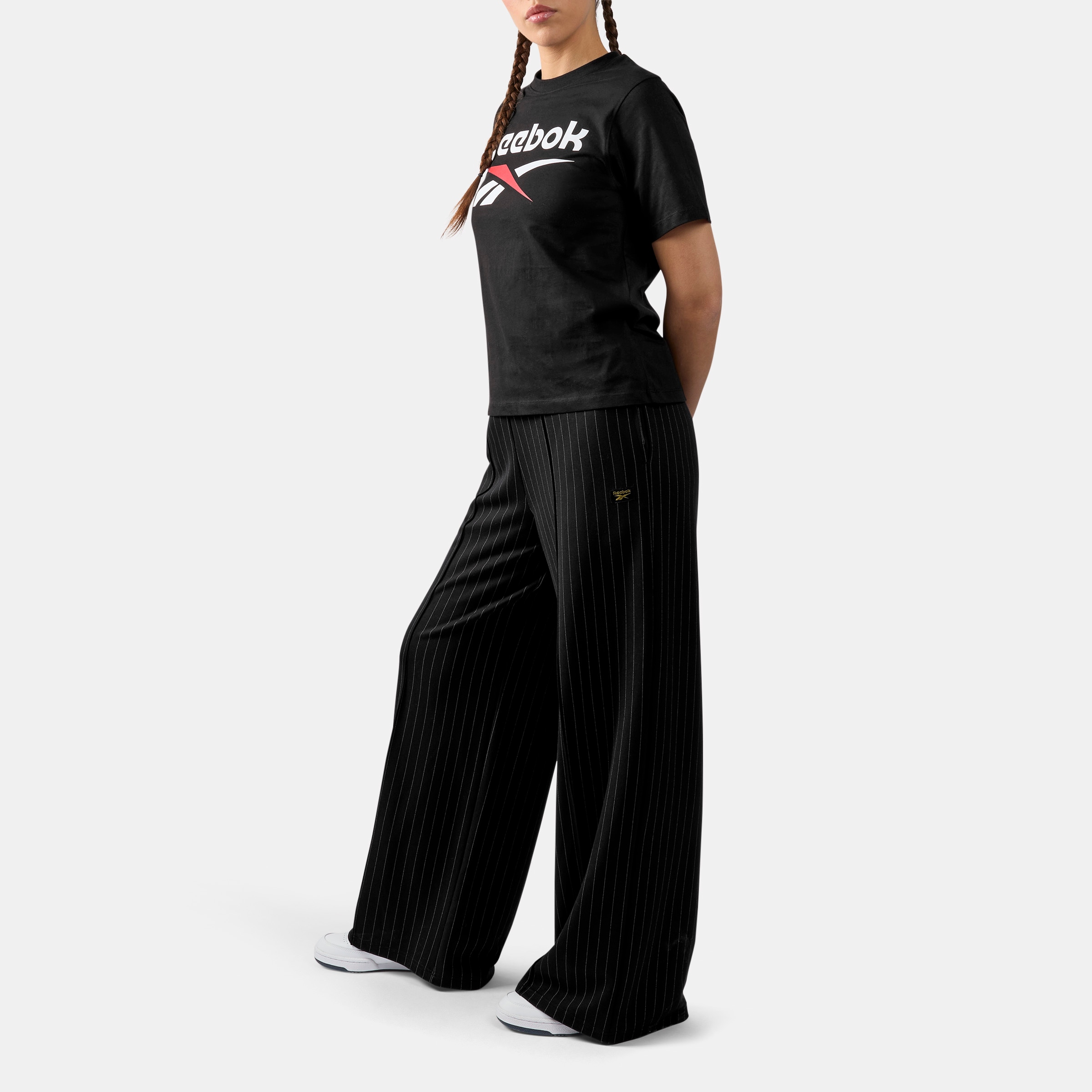 Reebok T-Shirt »WREN 2 COLOUR LOGO CREW SS TEE« für Erwachsene, sportlicher Stil