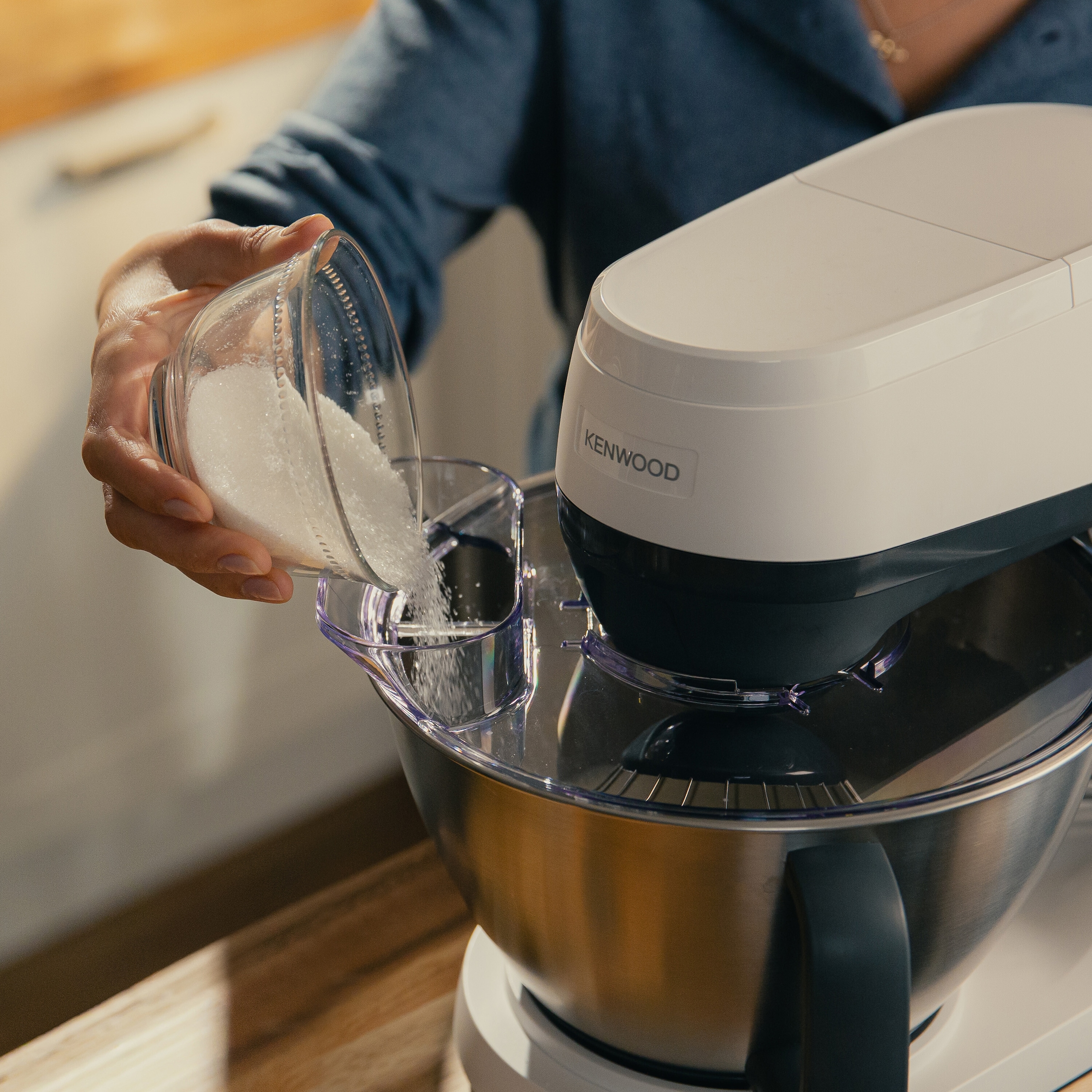 Kenwood Küchenmaschine »Multi Tasker KHC30.000WH« Aufbewahrung für 2 Aufsätze, Einhandschüssel & 44% leiser als KHC29