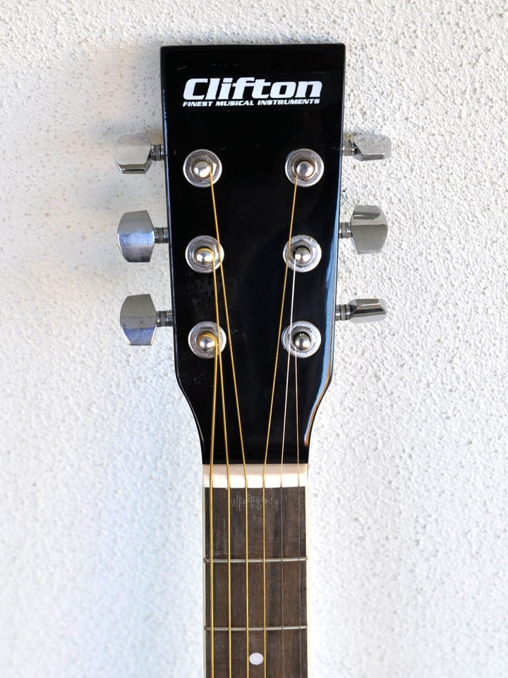 Clifton Westerngitarre »Dreadnought Gitarre«, Komplettset; mit Stimmgerät,Tasche, Heft und CD