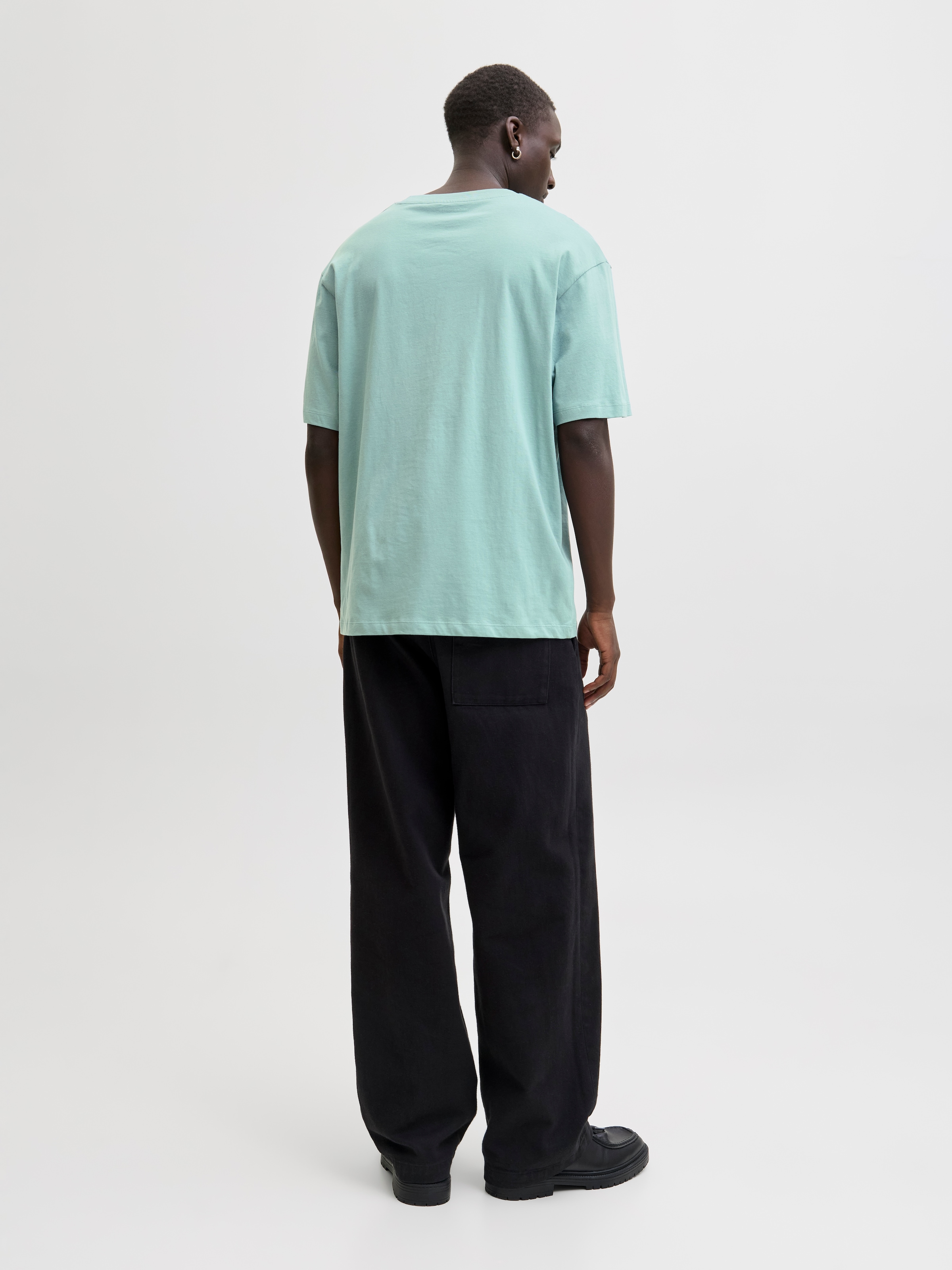 Jack & Jones Oversize-Shirt »JJEBRADLEY Oversize T-Shirt mit klassischem Rundhalsausschnitt« mit gekämmten Jersey