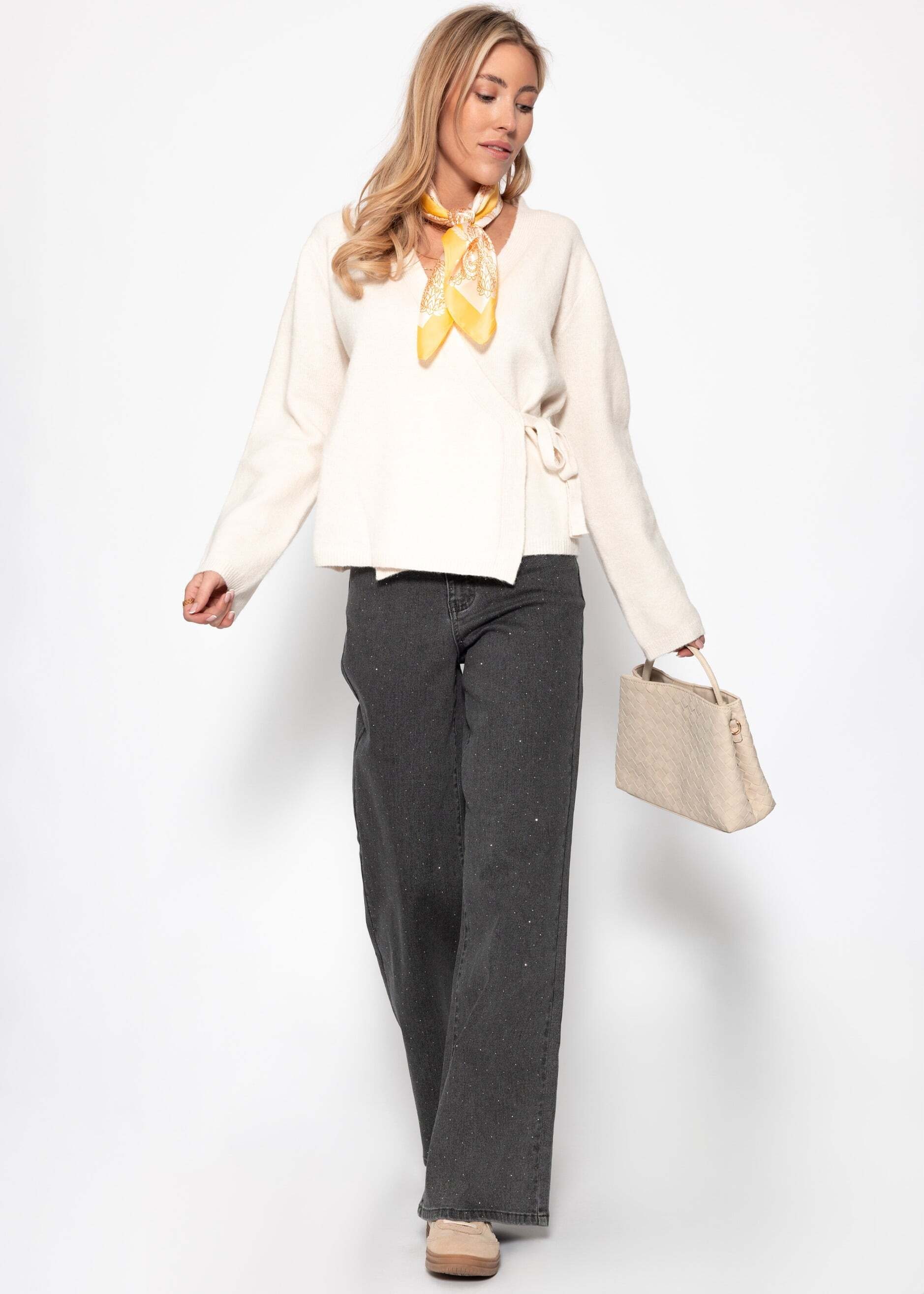 SASSYCLASSY Cardigan »Wickelcardigan« Feminine Strickjacke mit individueller Passform und Bindeband