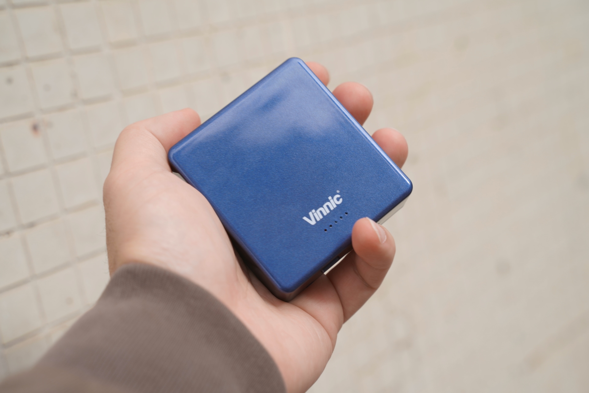 Vinnic Powerbank »MANA Magnetic Wireless Powerbank 8.000mAh«, Vinnic MANA Magnetic Wireless Powerbank 8.000mAh,blue