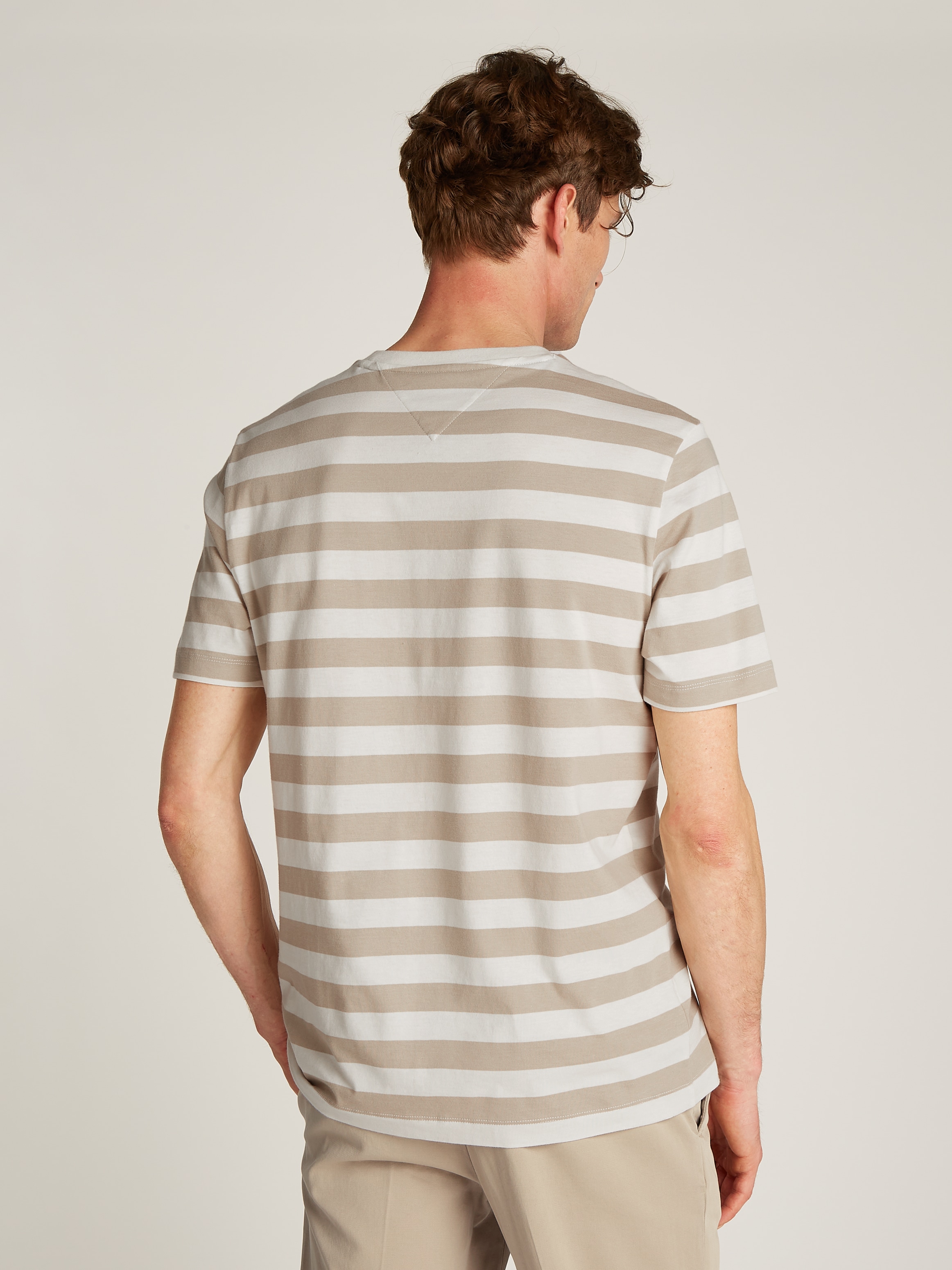 Tommy Hilfiger T-Shirt »ESSENTIAL SOLID POCKET TEE«