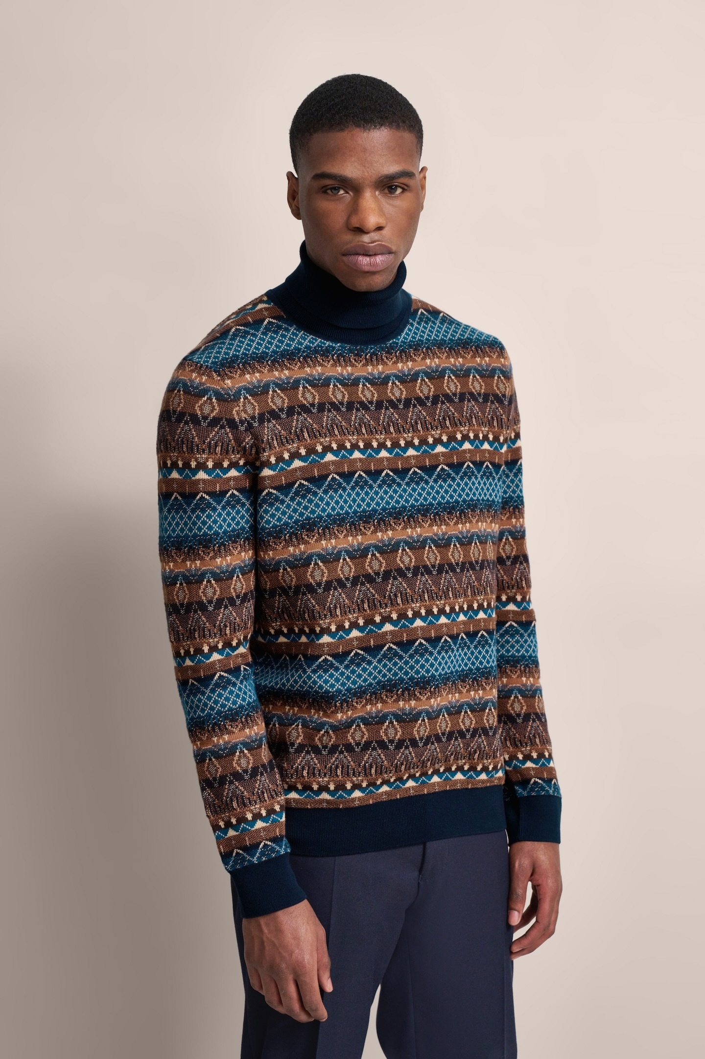 Rollkragenpullover, mit Multicolor-Muster