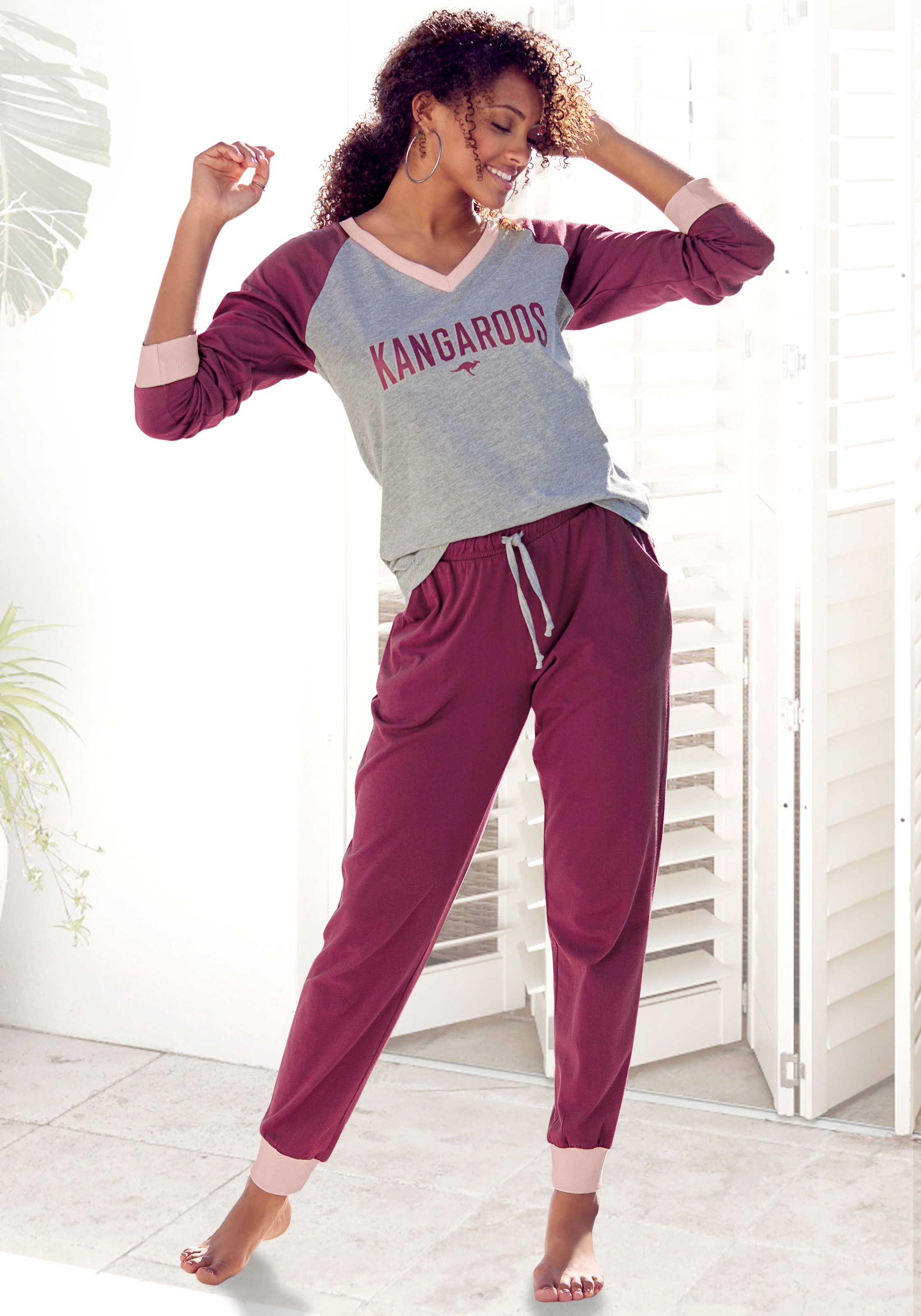 KangaROOS Pyjama, (2 tlg., 1 Stück), mit kontrastfarbenen Raglanärmeln im  OTTO Online Shop