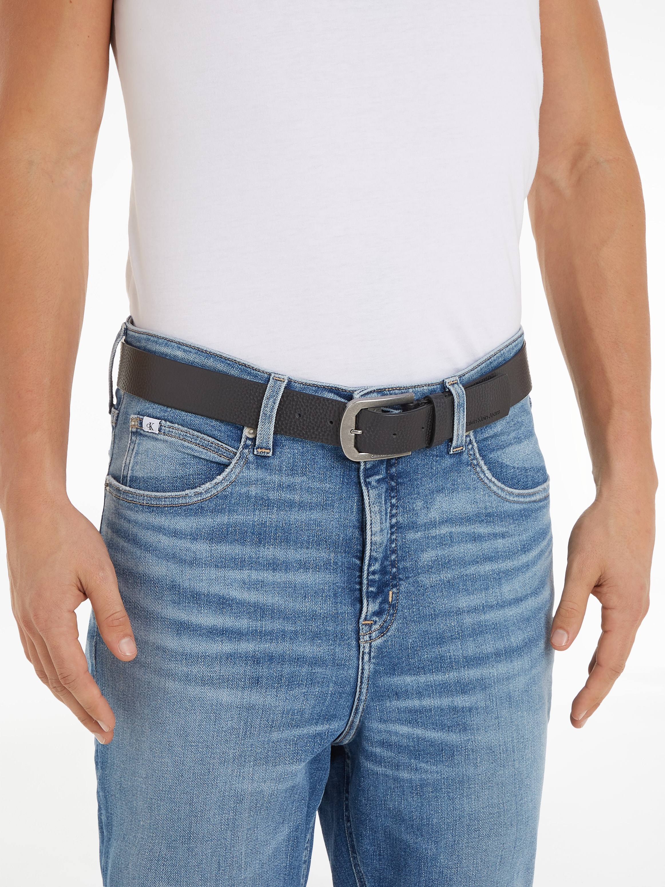 Calvin Klein Jeans Ledergürtel »CLASSIC PIN BUCKLE LTHR BELT35MM«, mit Logoprägung