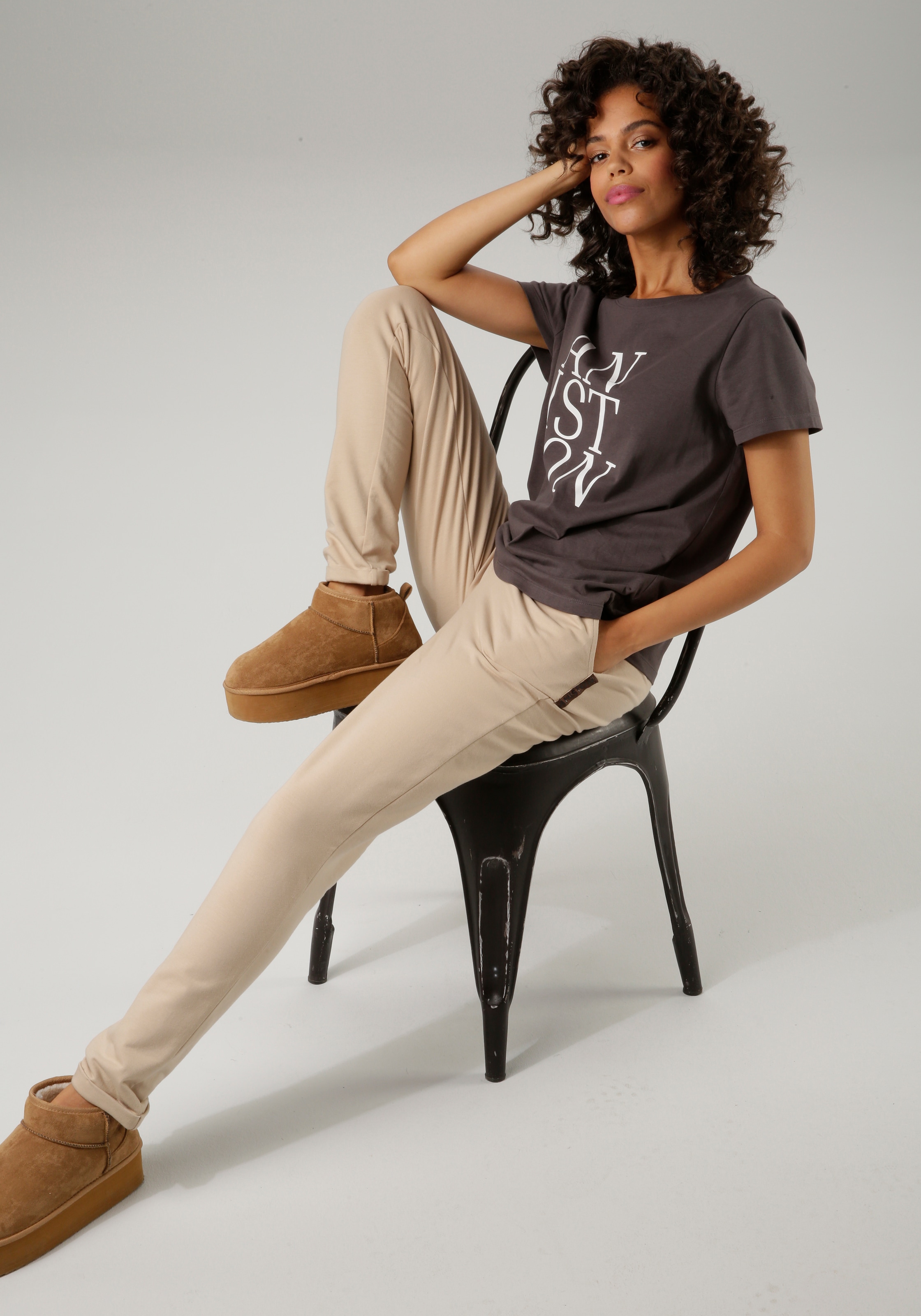 Aniston CASUAL Schlupfhose, mit seitlichem ANISTON-Label