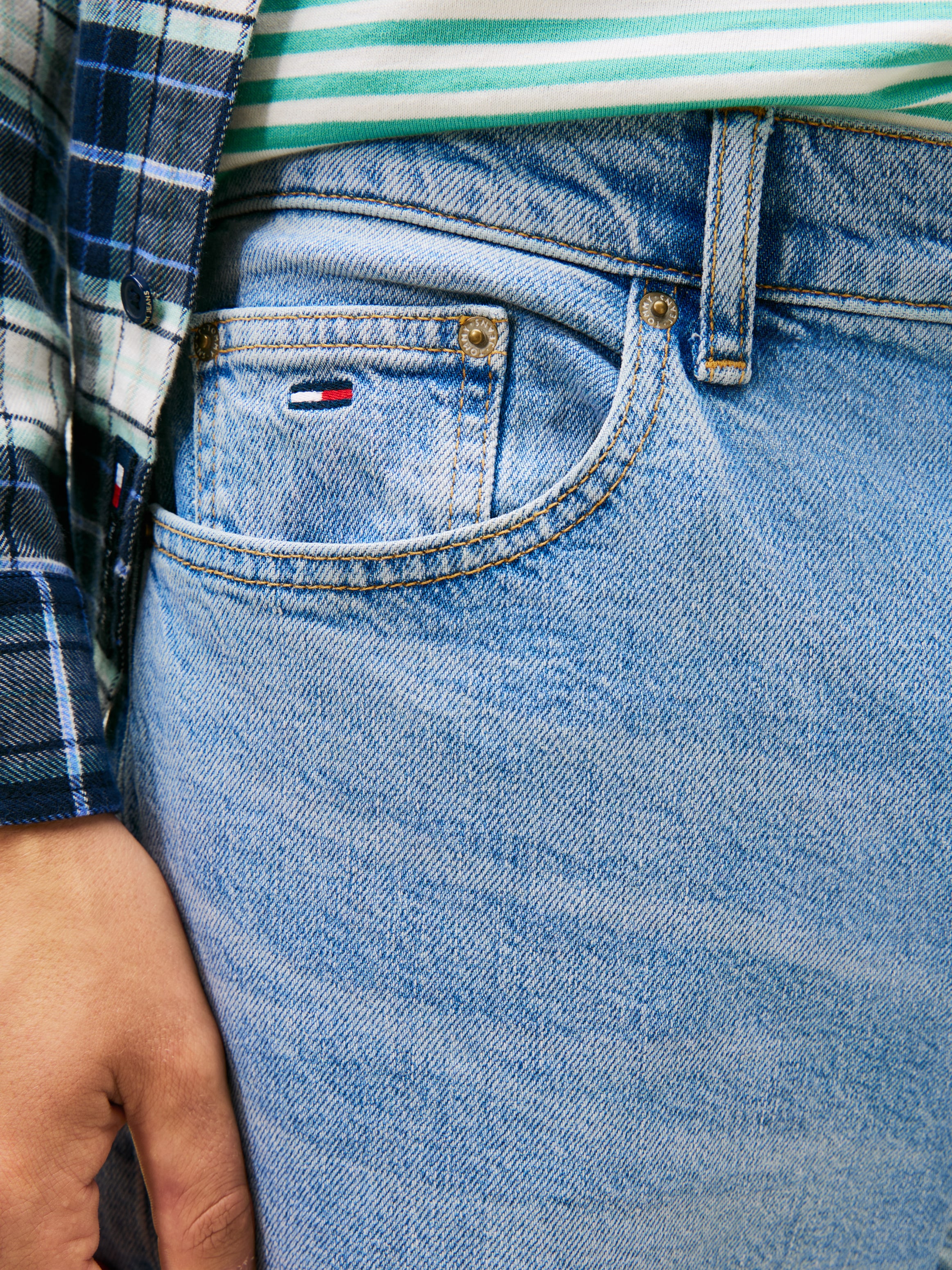 Tommy Jeans Regular-fit-Jeans »SONNY« Tapered Leg, mit Fade-Effekten