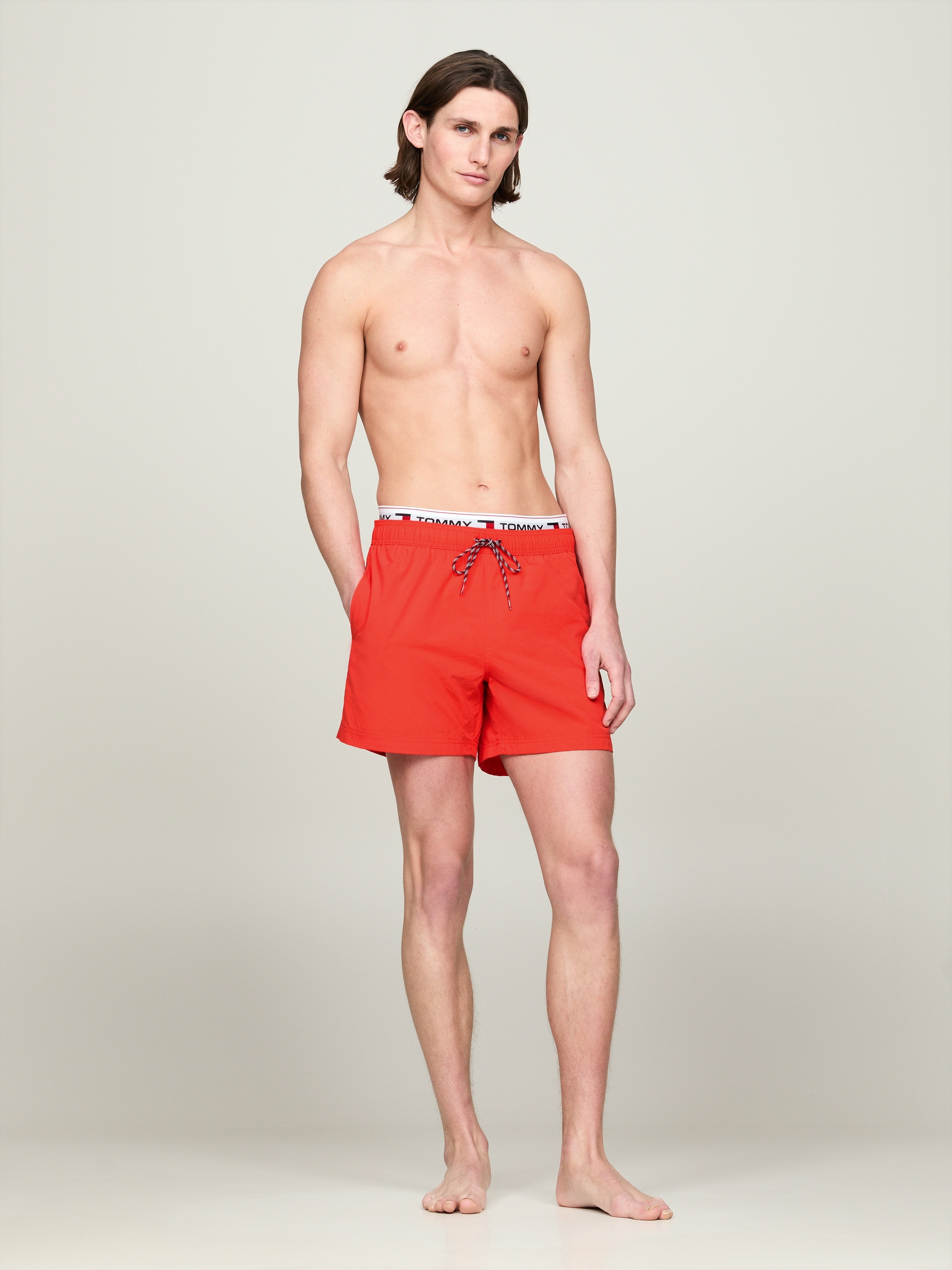 Tommy Hilfiger Swimwear Badeshorts »DW MEDIUM DRAWSTRING«, mit Logoschriftzügen rundum