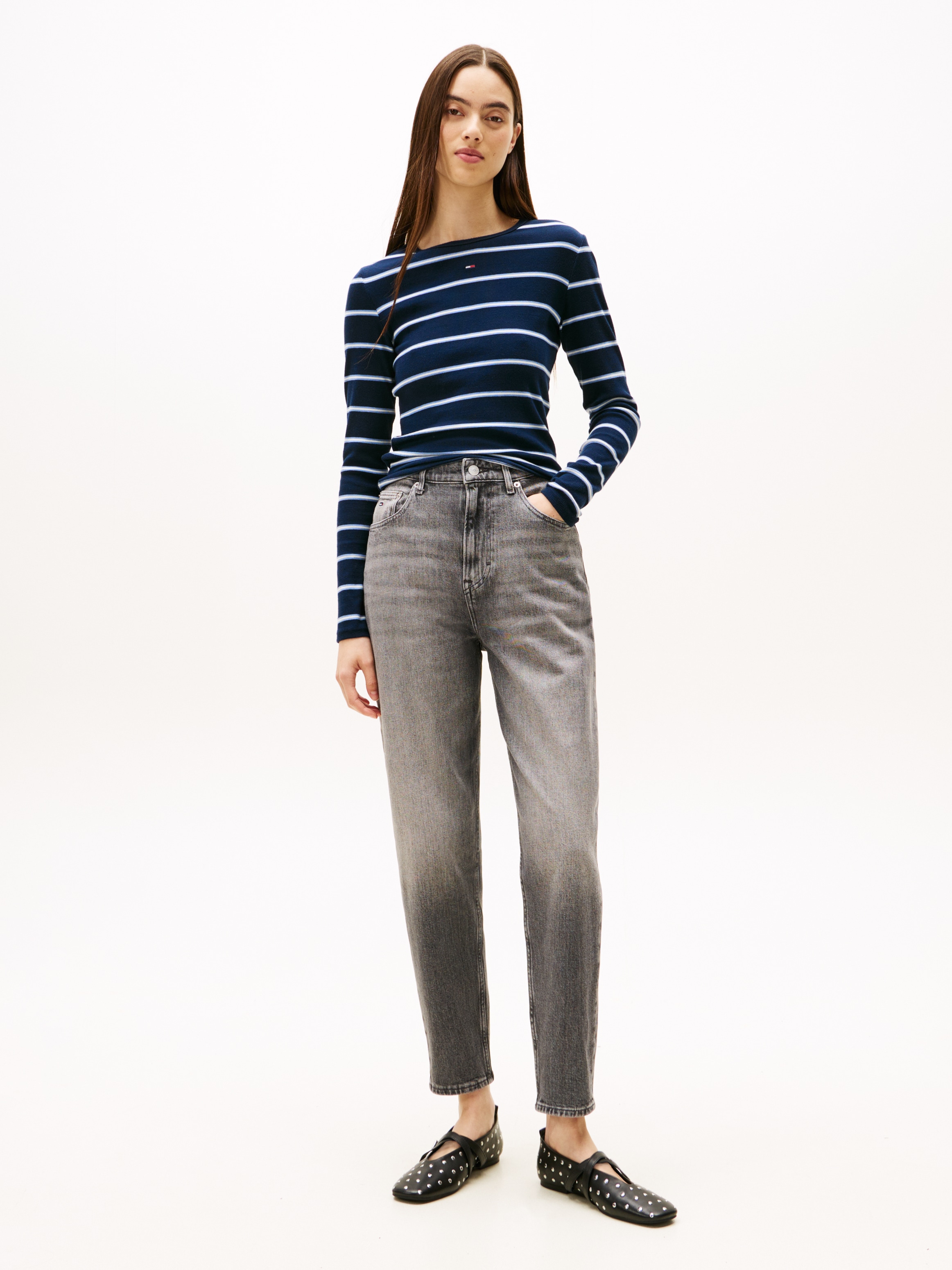 Tommy Jeans Mom-Jeans »MOM JEAN UH TPR«, mit Logo-Stickereien, in knöchelfreier Länge
