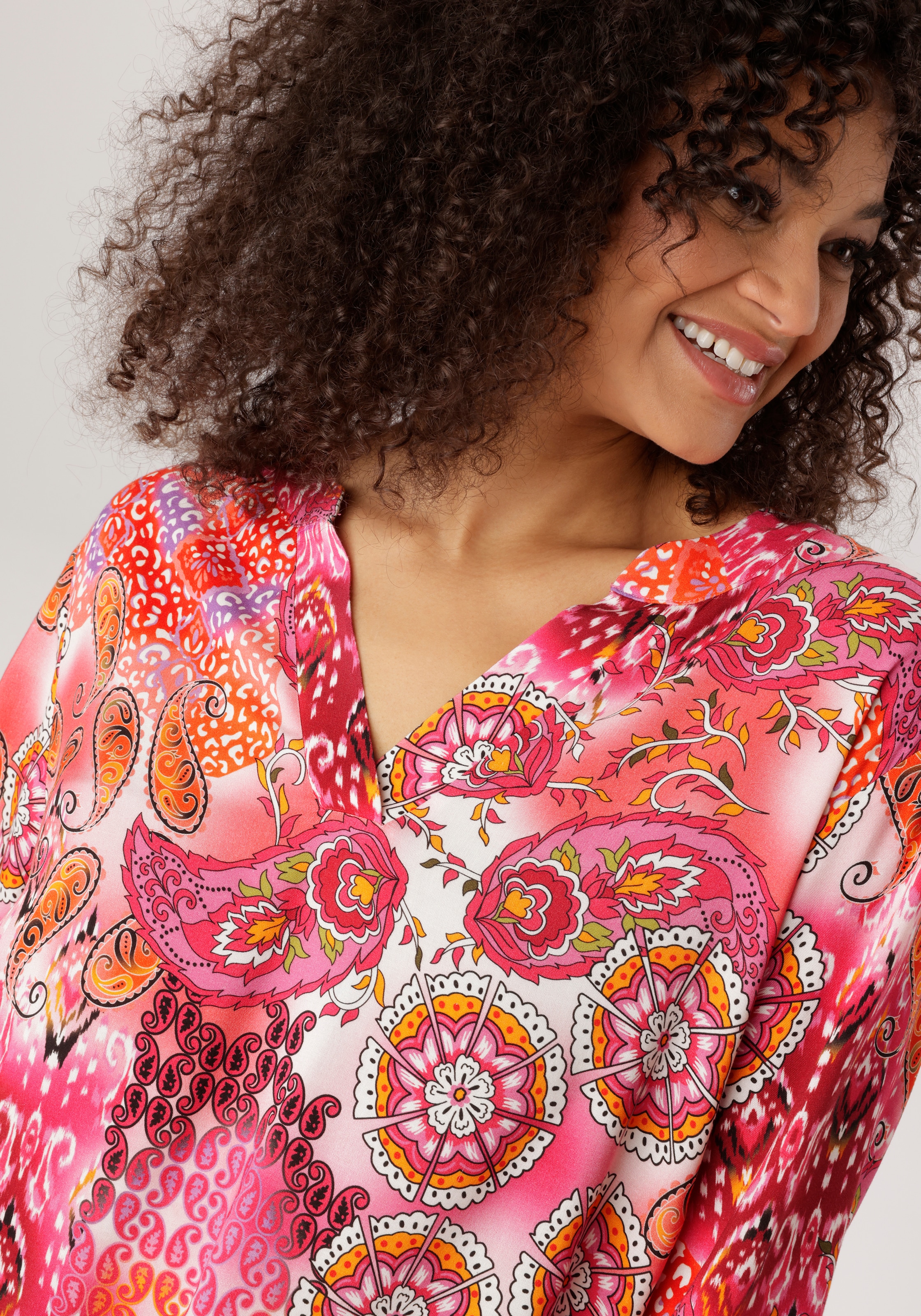 Aniston PLUS Schlupfbluse mit extravaganten farbenfrohes Blumen-Paileydessin - NEUE KOLLEKTION