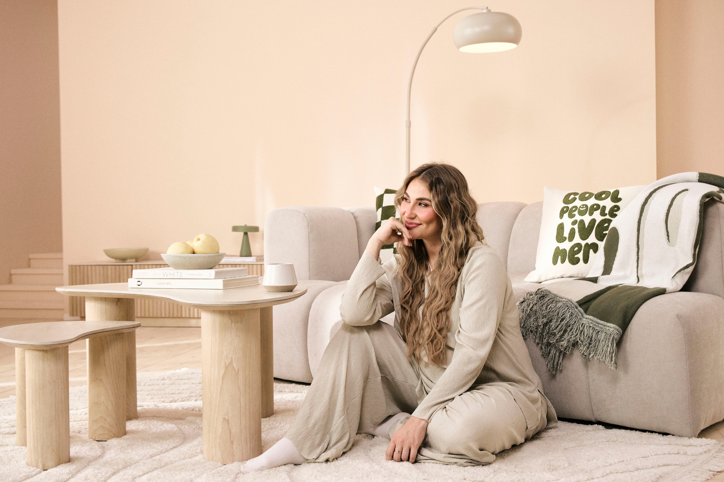 homsy by Ana Johnson Couchtisch »Laysy« Set, 2 Stk. tlg. mit einer Keramikplatte und massiven Eschenholzbeinen