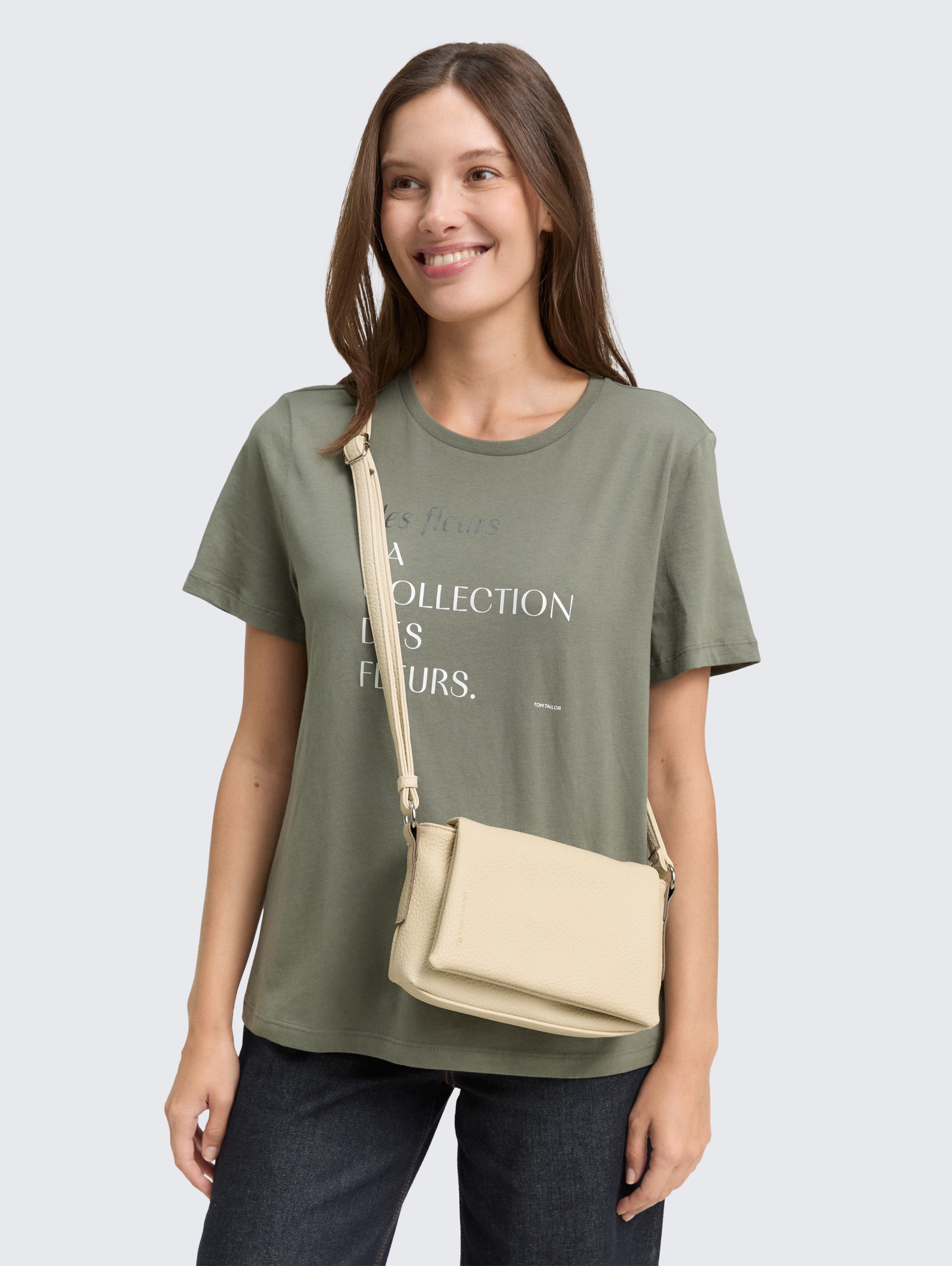 TOM TAILOR Umhängetasche »Lissi« besonders weiches Material lässig fallend mit trapzförmigen Schnitt