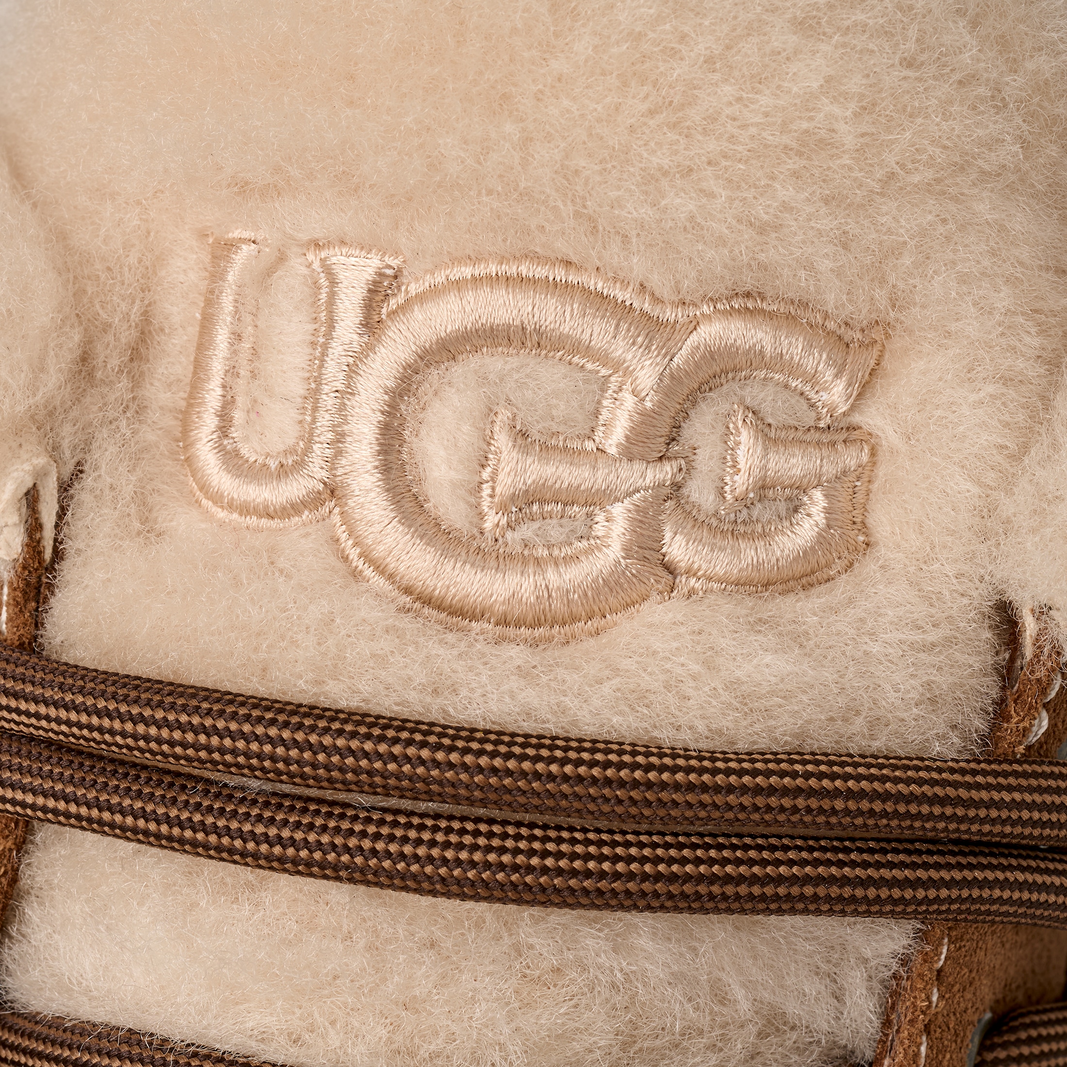 UGG Winterboots »Unisex, W CLASSIC HERITAGE LACE-UP«  Plateau, Schnürboots mit schaftumwickelnden Schnürsenkeln