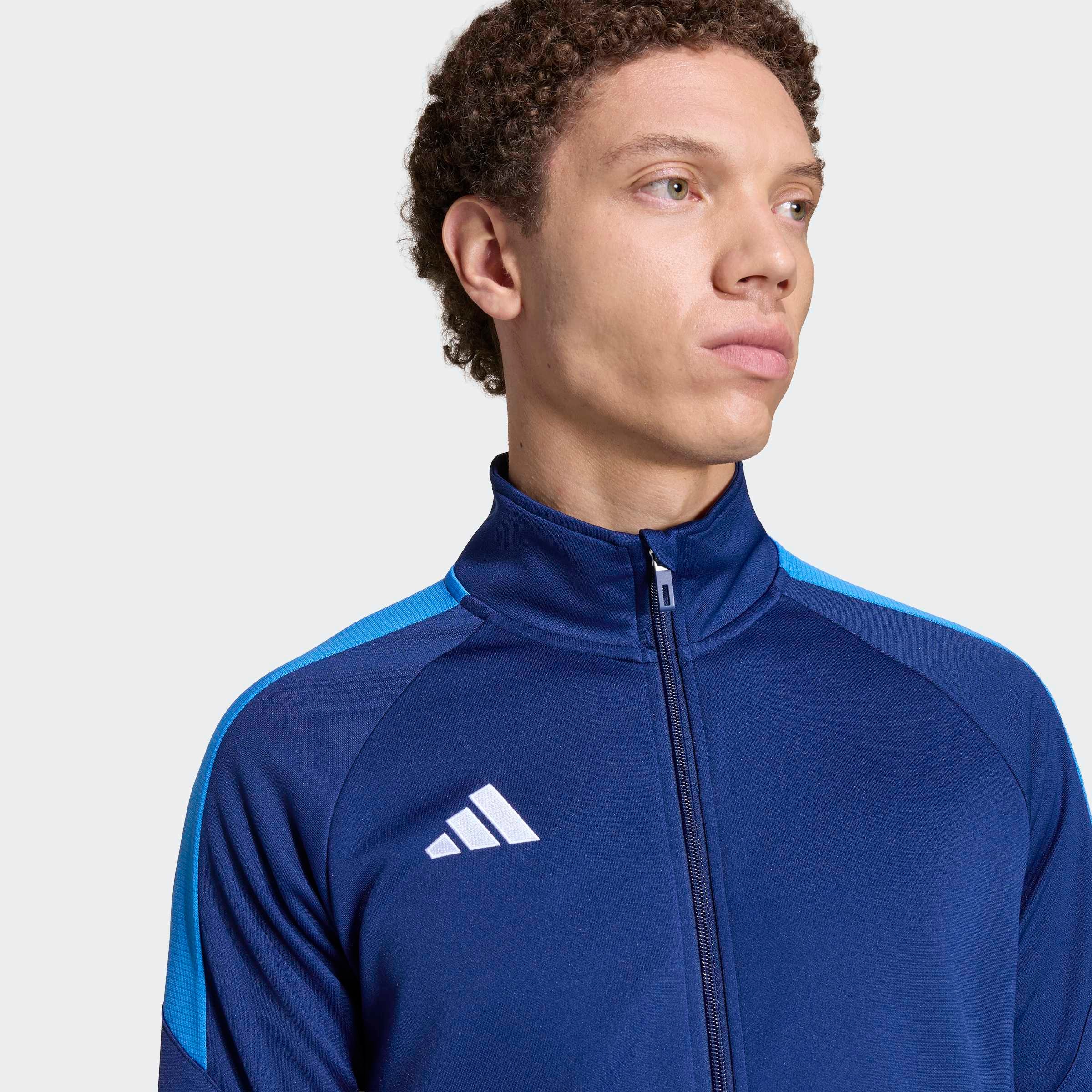 adidas Performance Trainingsanzug »TIRO 26 ESSENTIALS« 2 zweiteiliger Trainingsanzug, sportlicher Stil