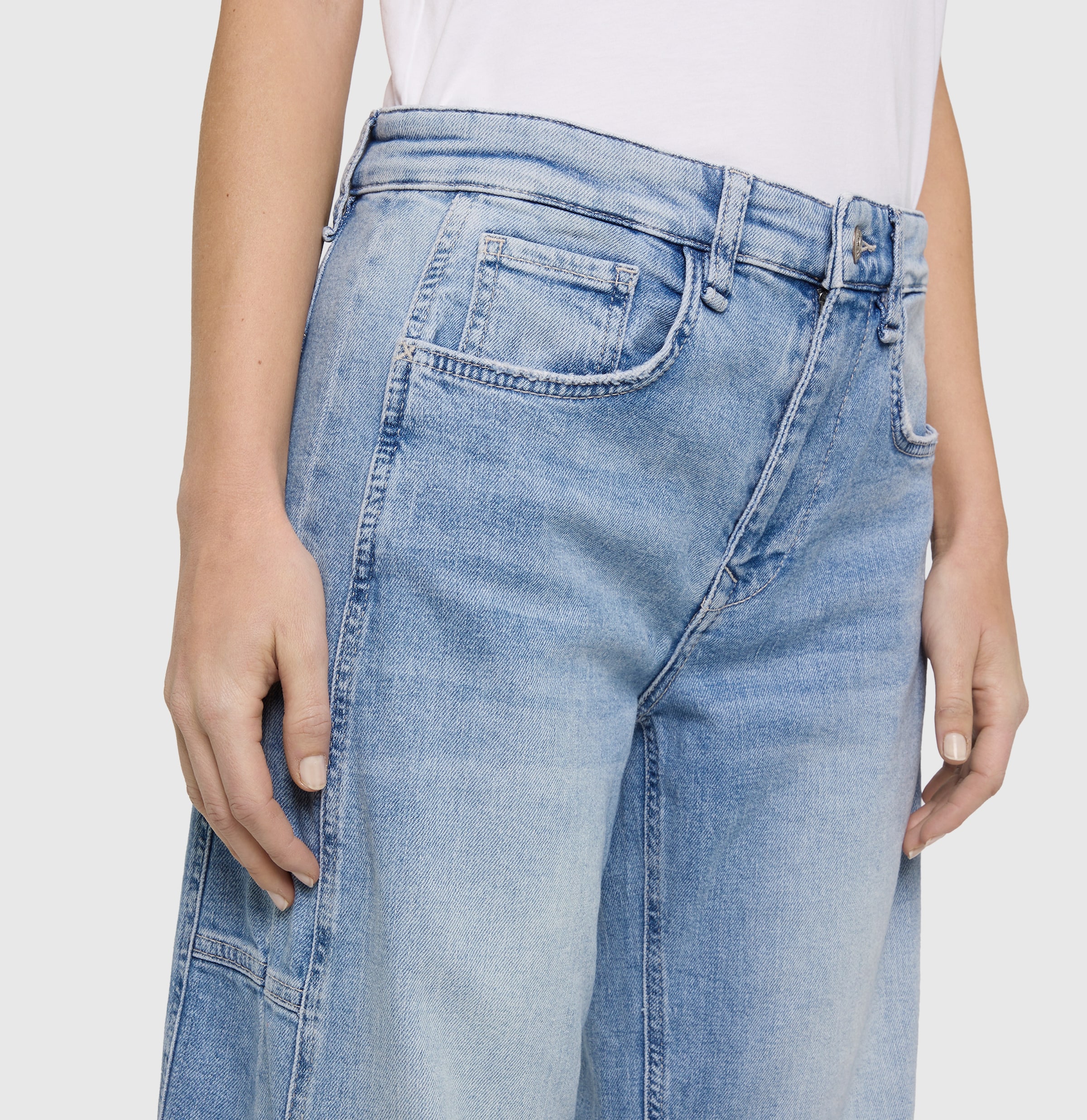 MAC 5-Pocket-Jeans »OHIO Barrel« Barrel Fit, Naht-Detail auf Kniehöhe