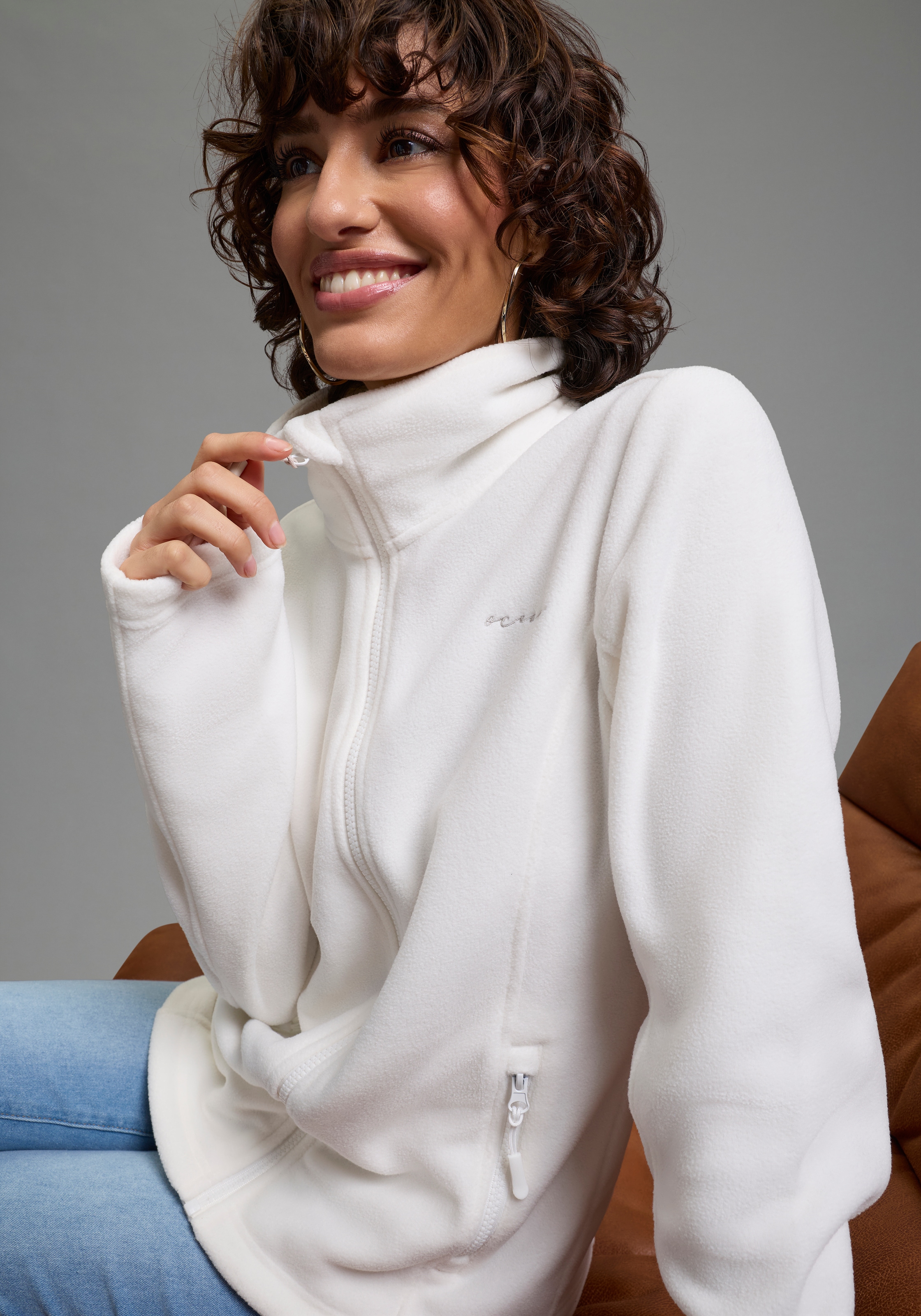 Ocean Sportswear Fleecejacke aus weichem Fleece-Material, unifarben, mit Logostickerei